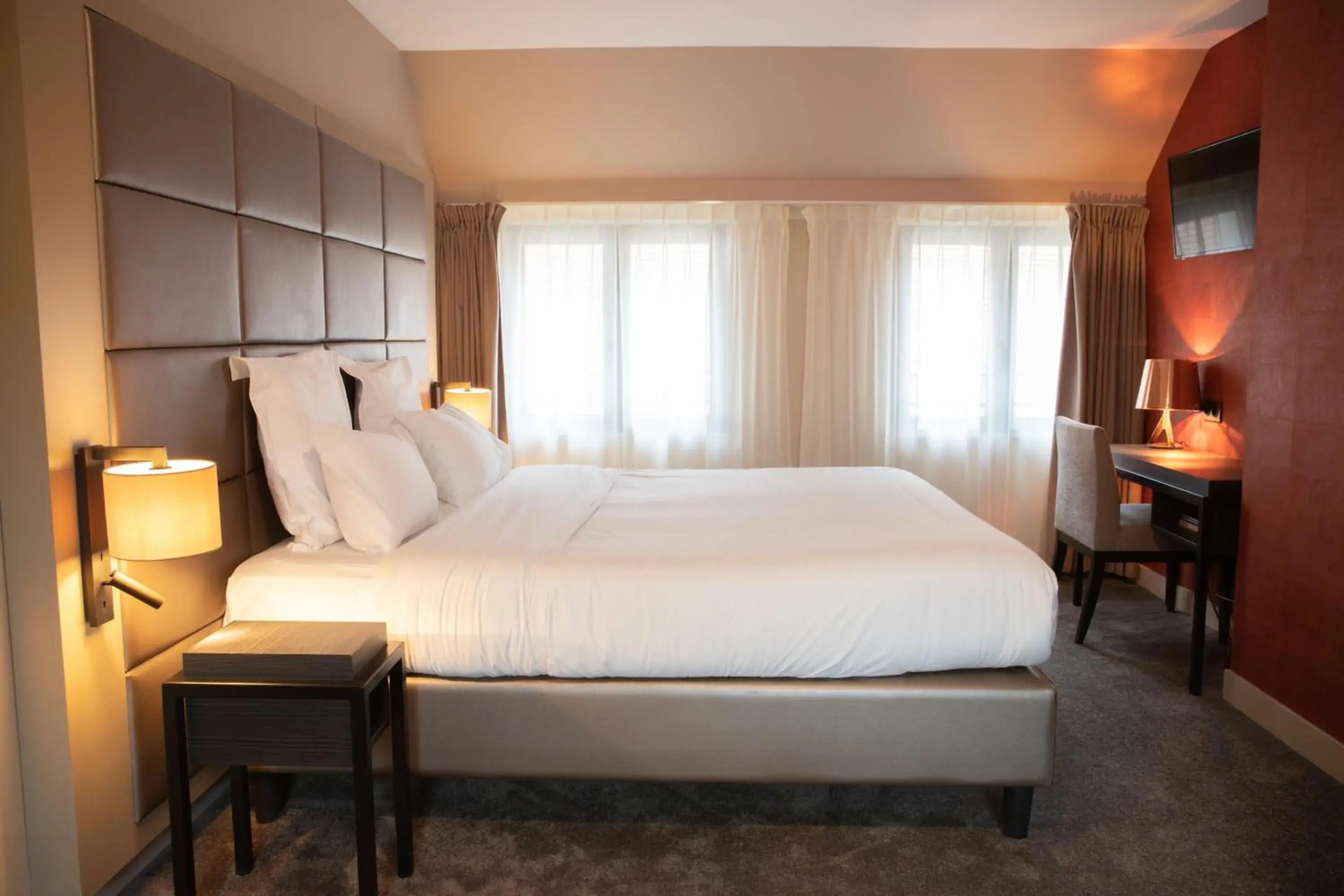 Deluxe King Room in Ezia Deluxe King Room in Ezia