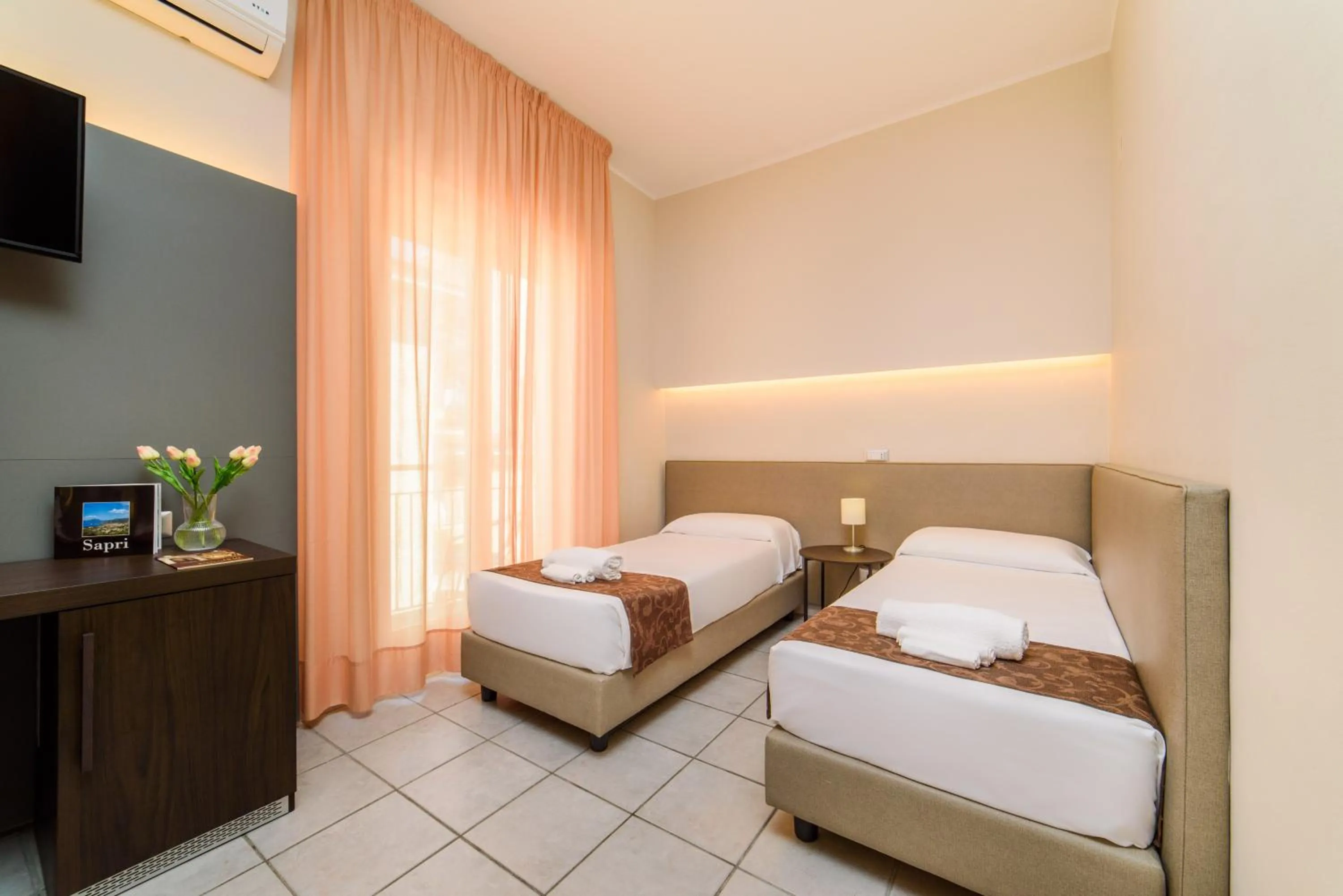 Bed in Hotel Tirreno