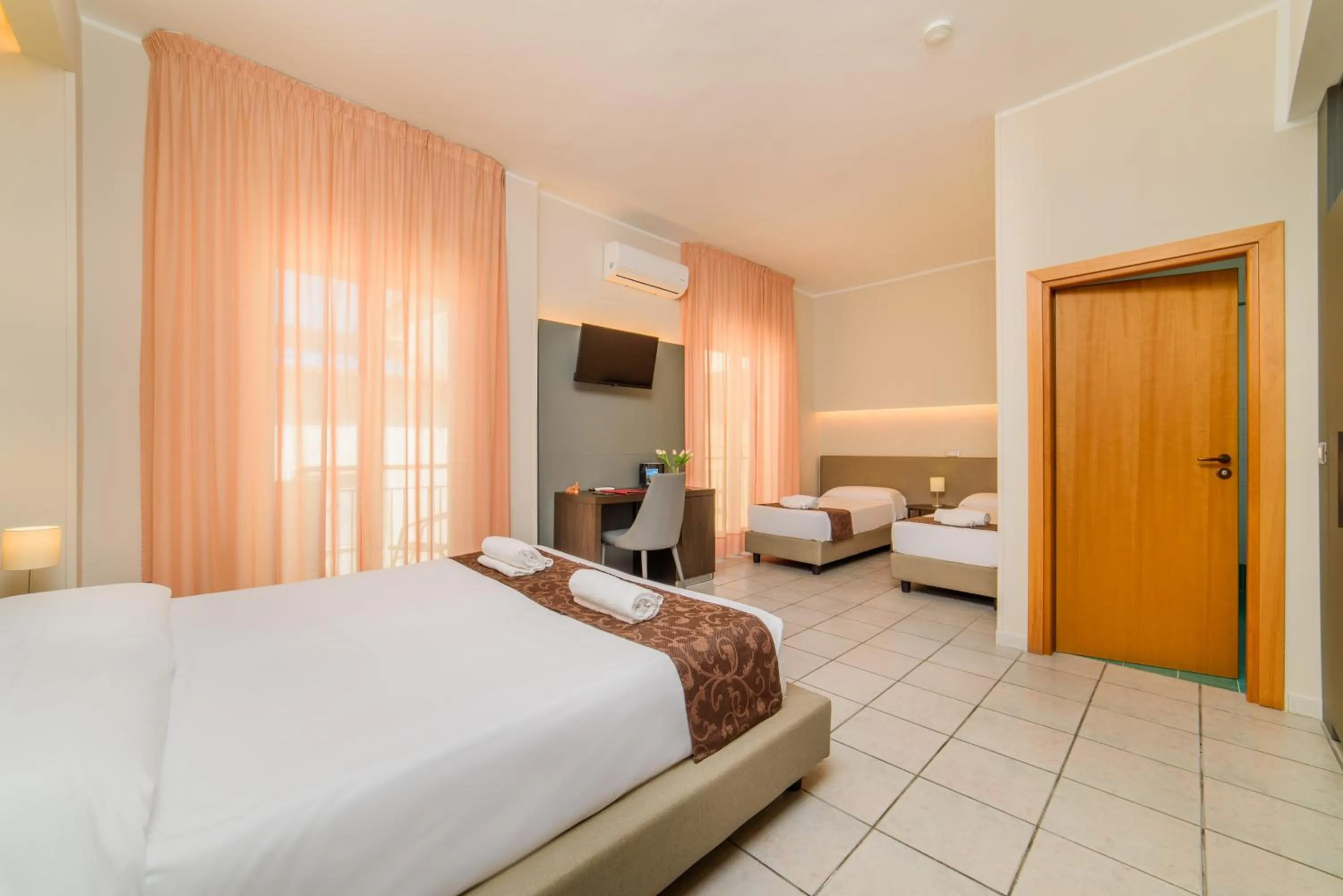 Bed in Hotel Tirreno