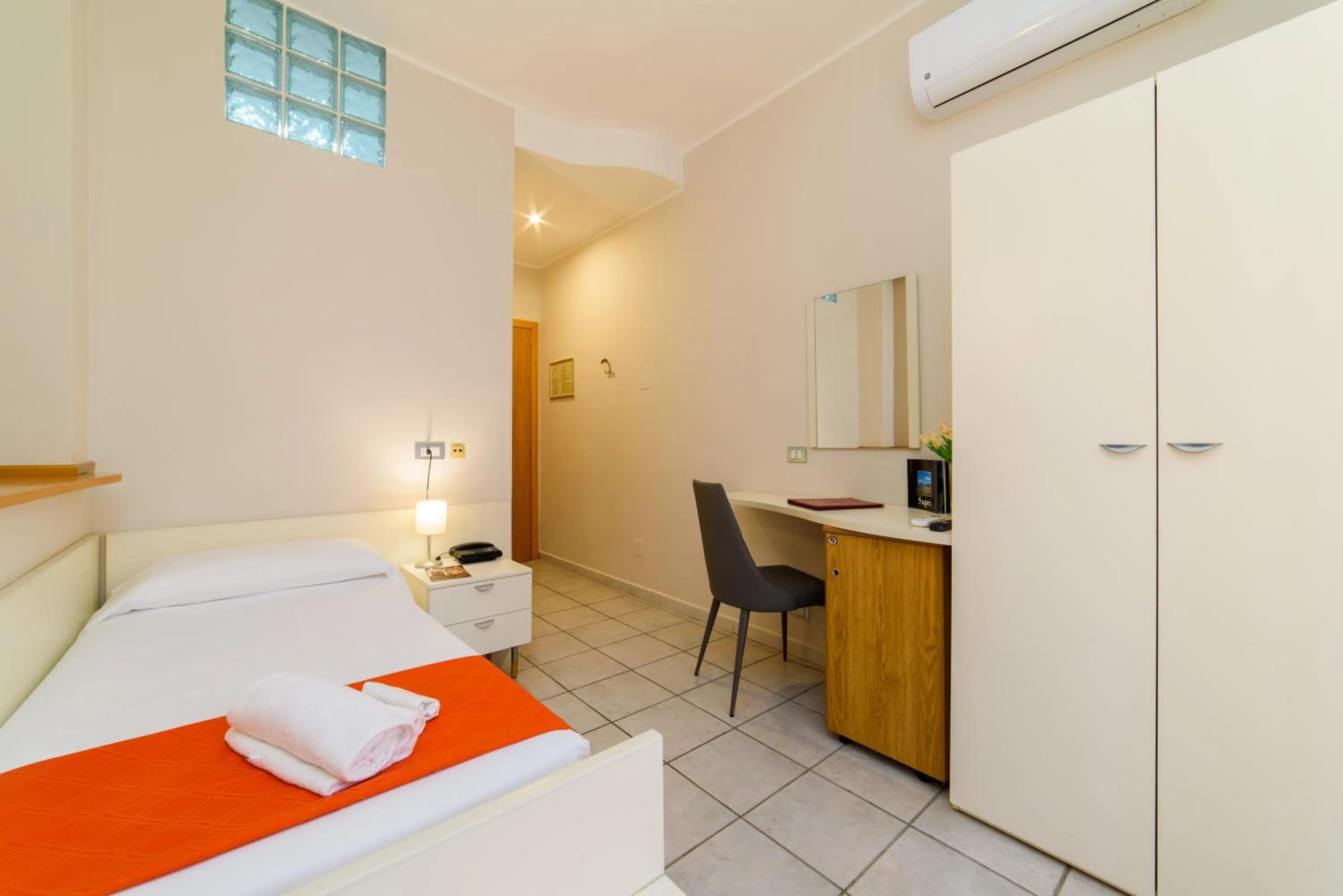 Bed in Hotel Tirreno