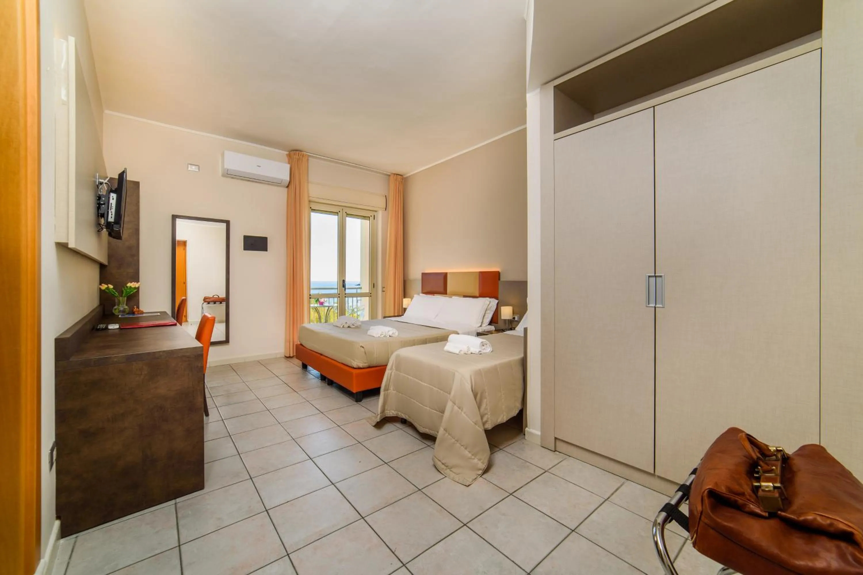 Bed in Hotel Tirreno