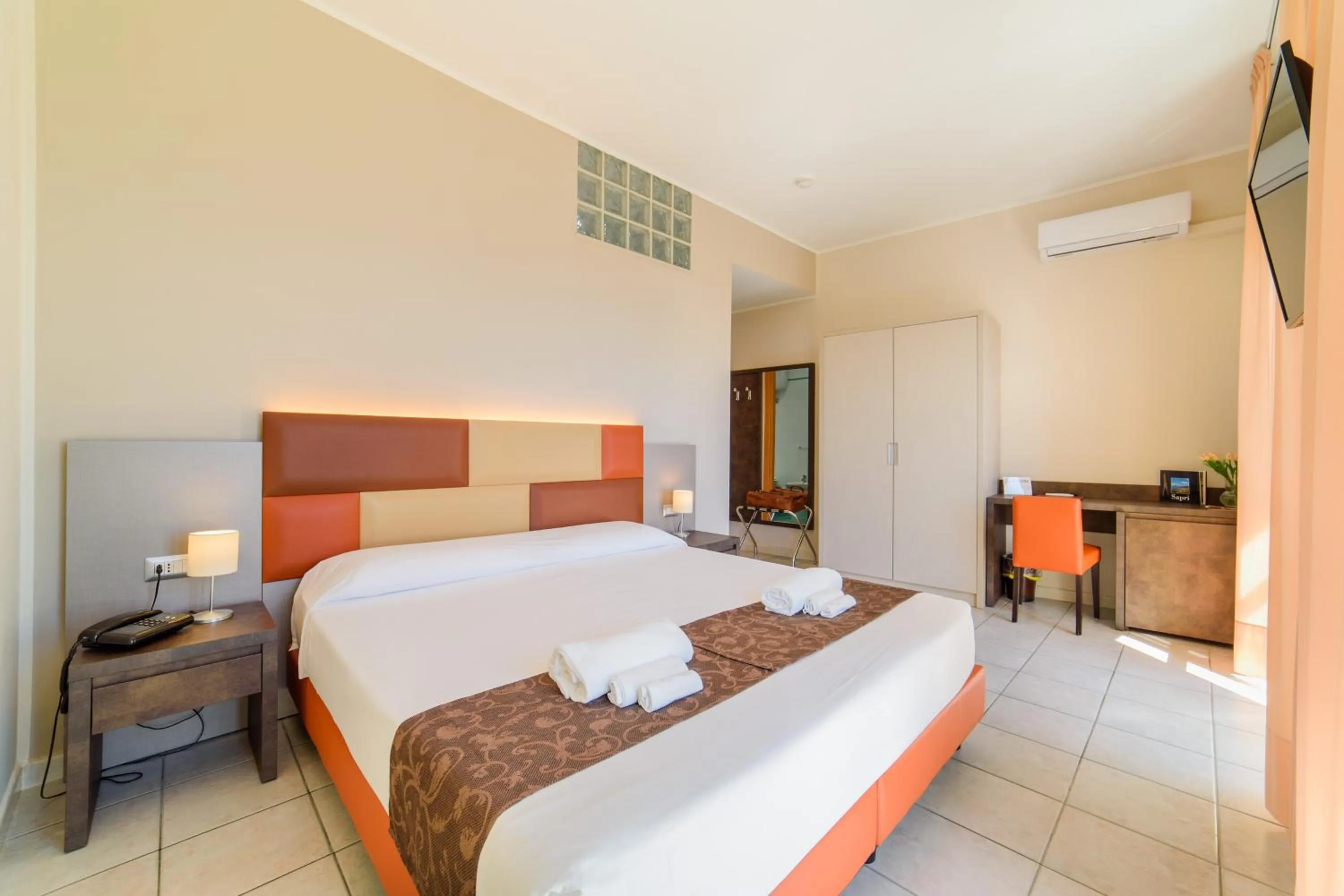 Bed in Hotel Tirreno