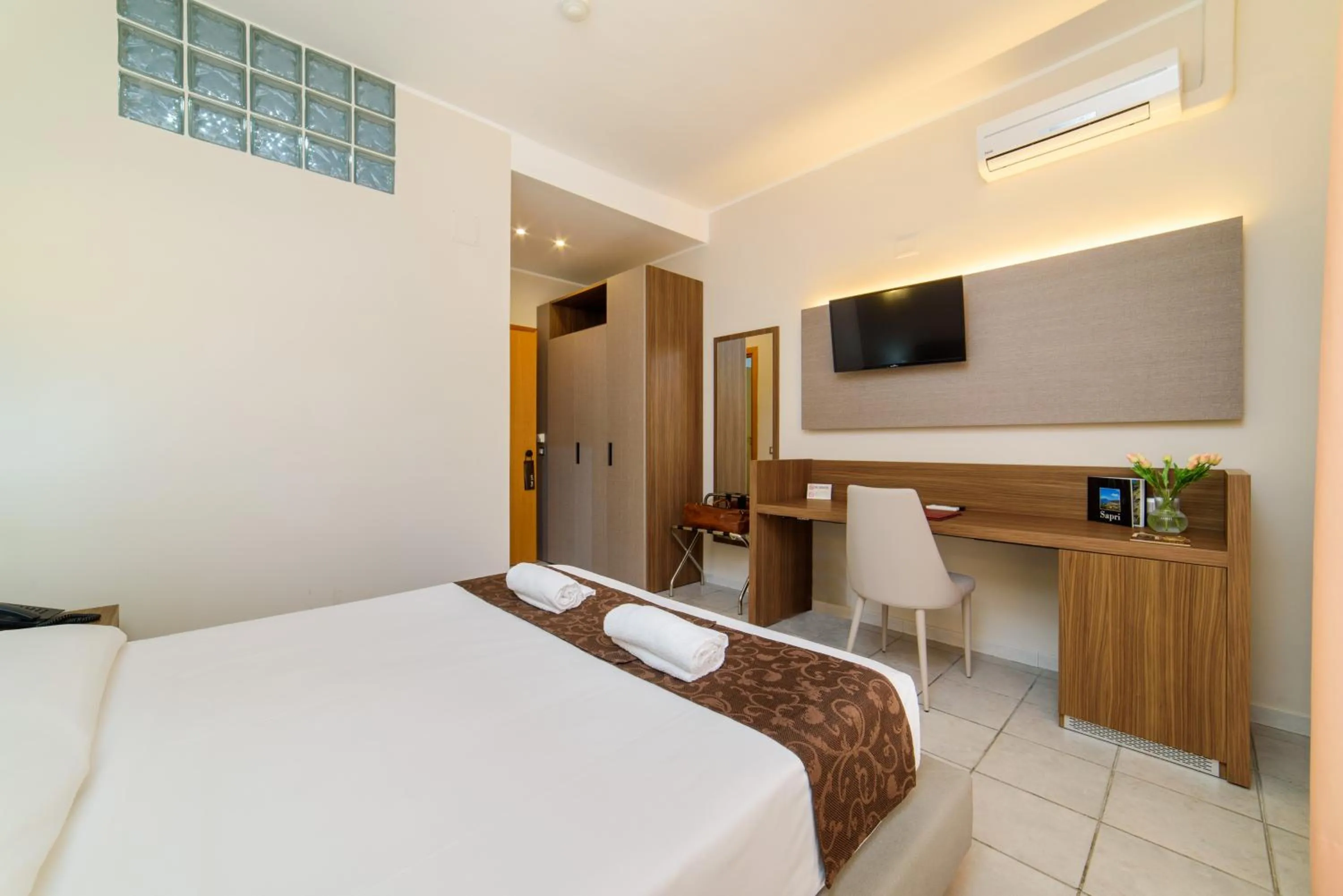 Bed in Hotel Tirreno