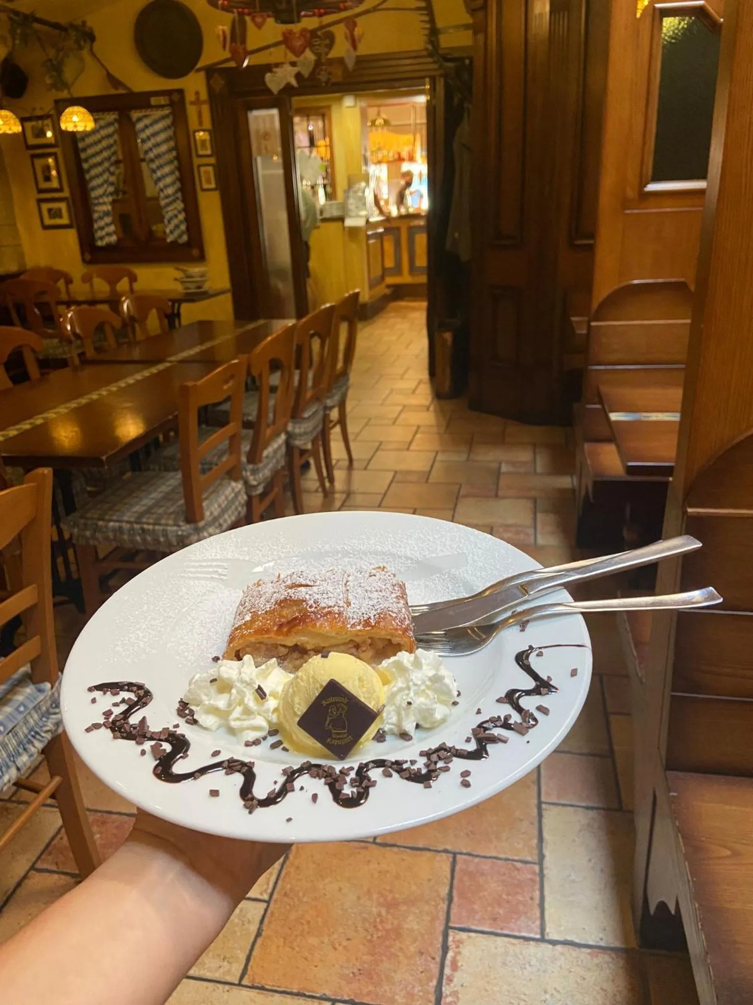 Restaurant/places to eat in Hotel Vittoria