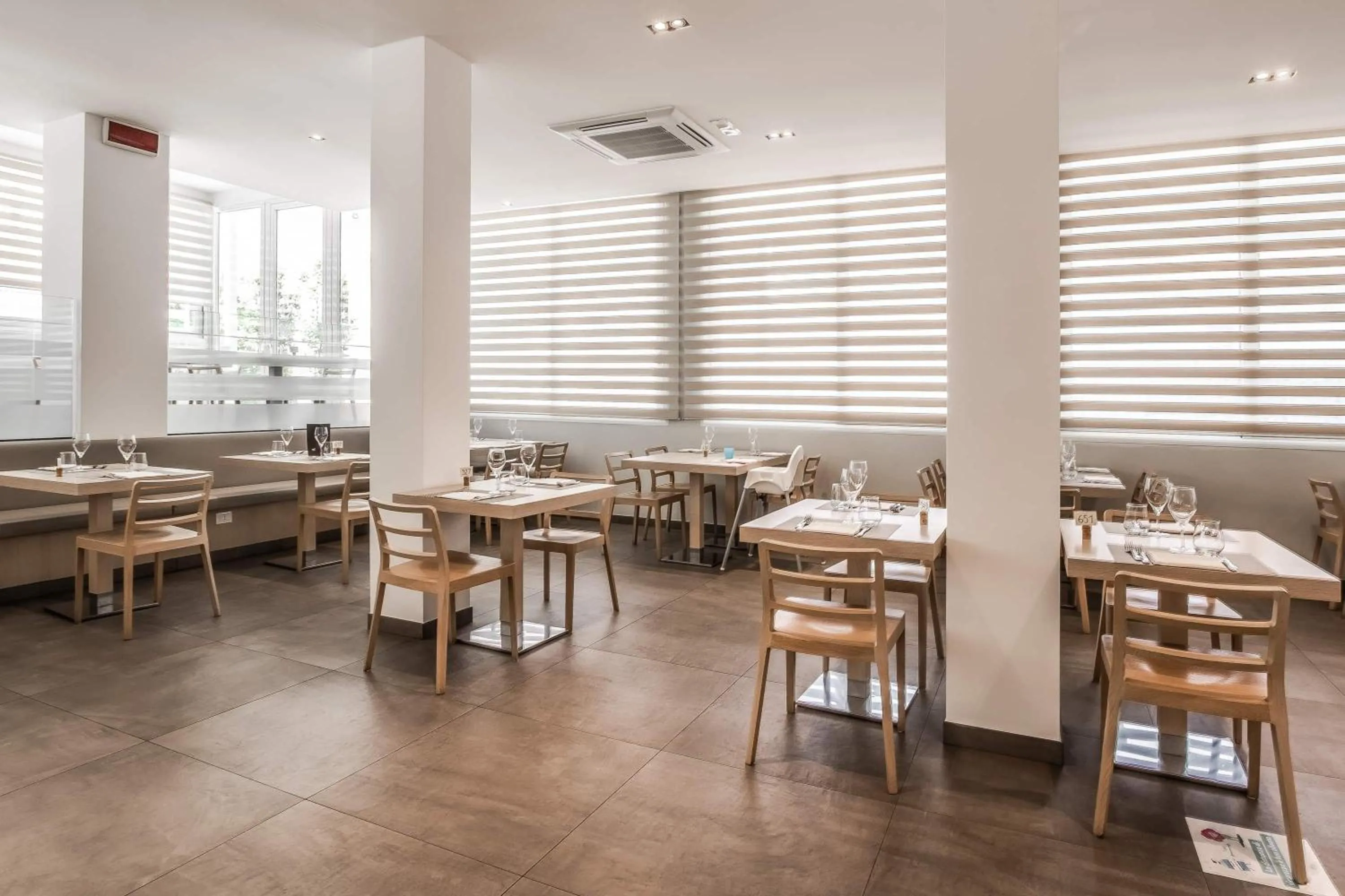 Restaurant/places to eat in Hotel Gardenia