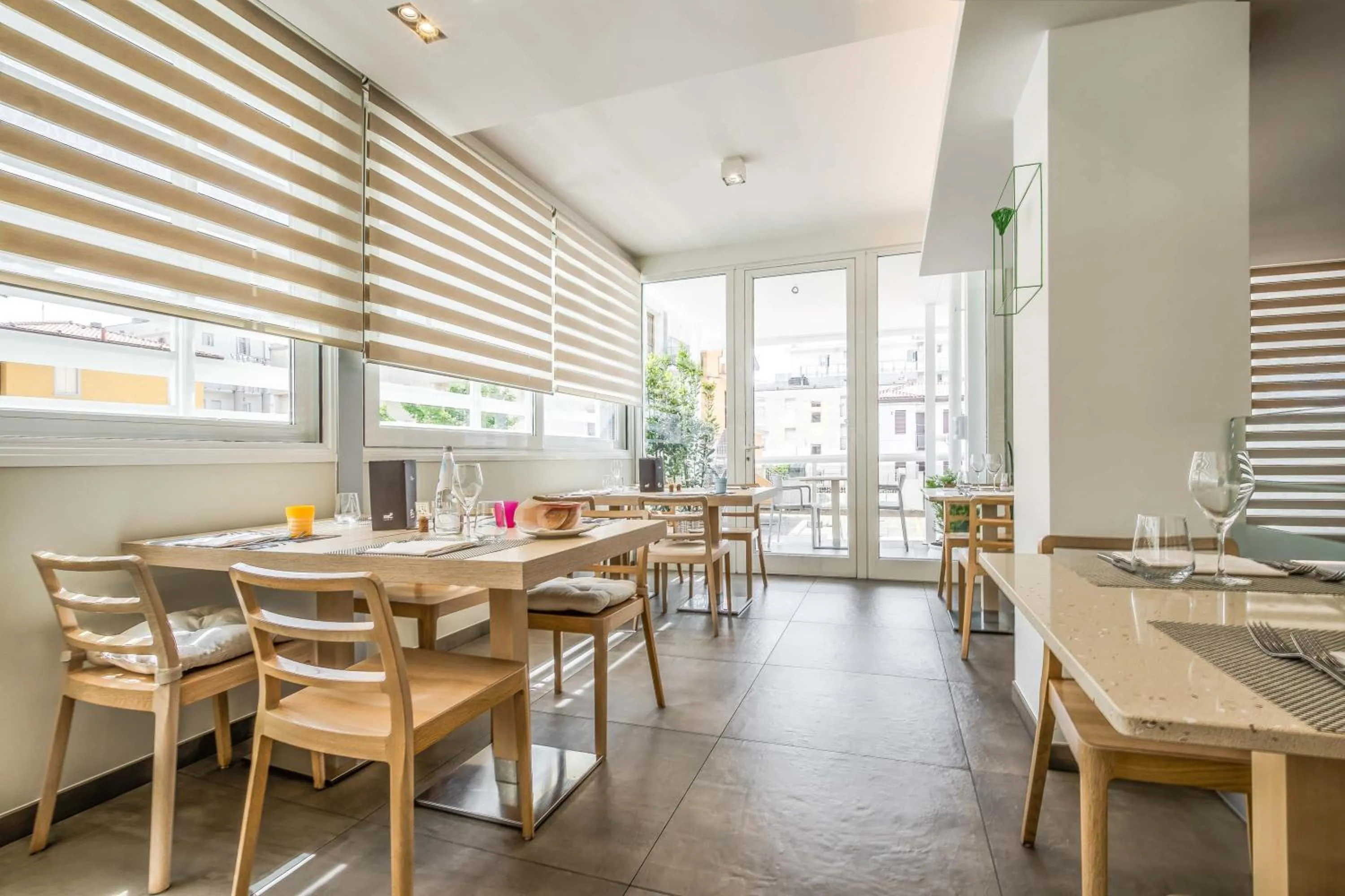 Restaurant/places to eat in Hotel Gardenia