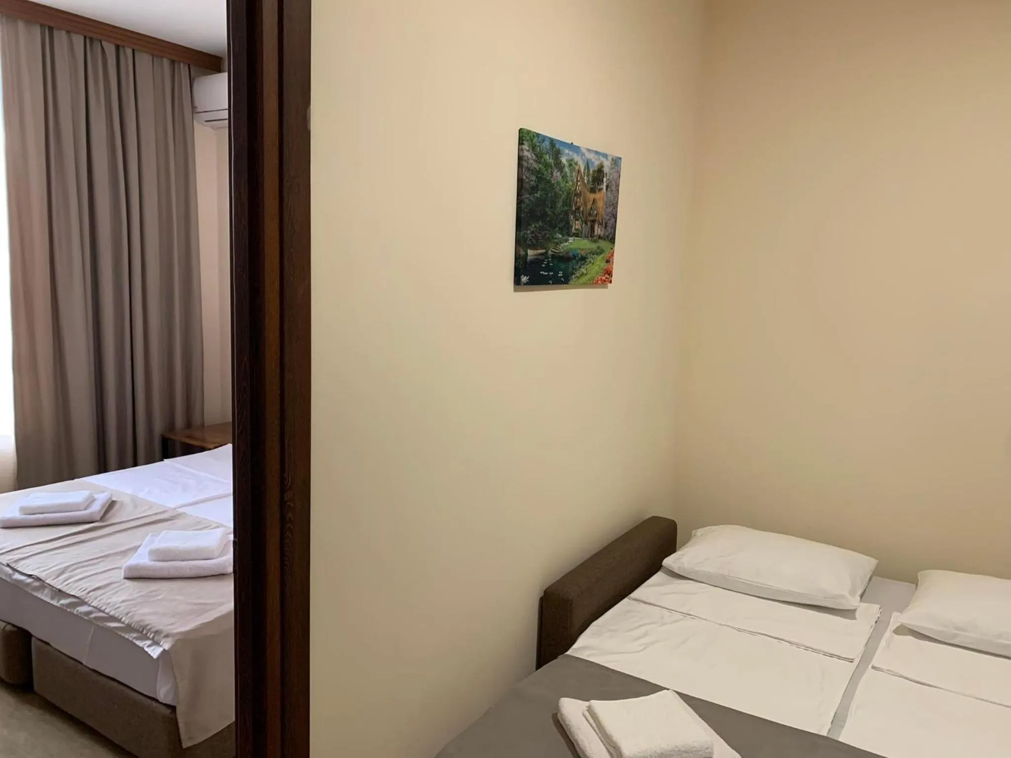 Photo of the whole room, Bed in Villa Vitis