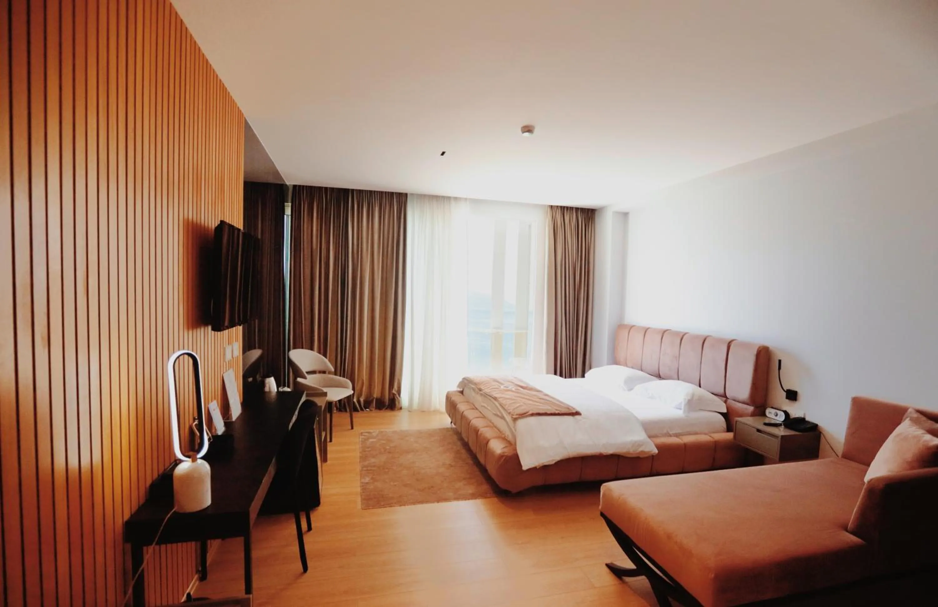 Bedroom, Bed in Grand Mirage