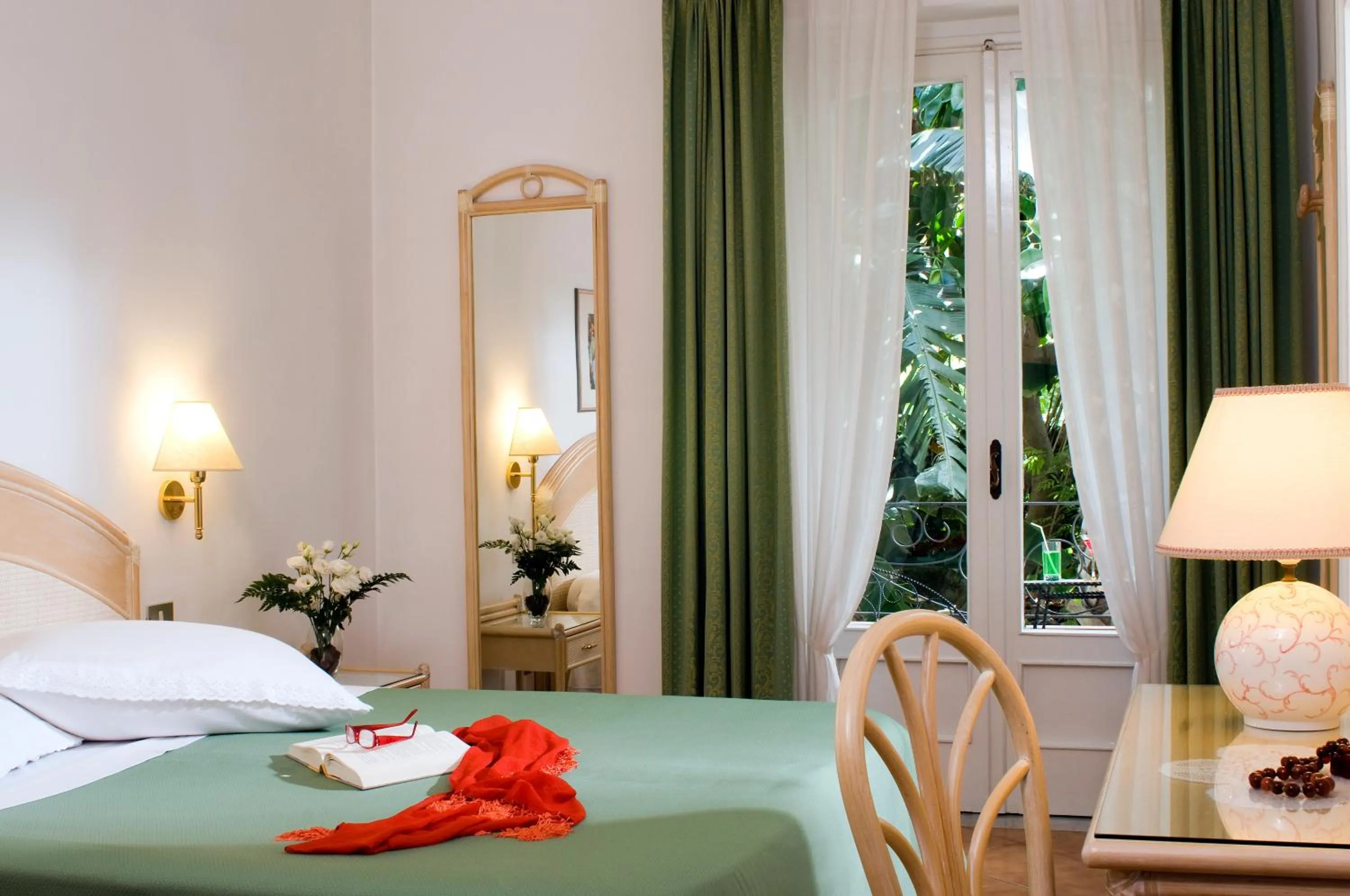 Bedroom, Bed in Hotel Villa Angelica