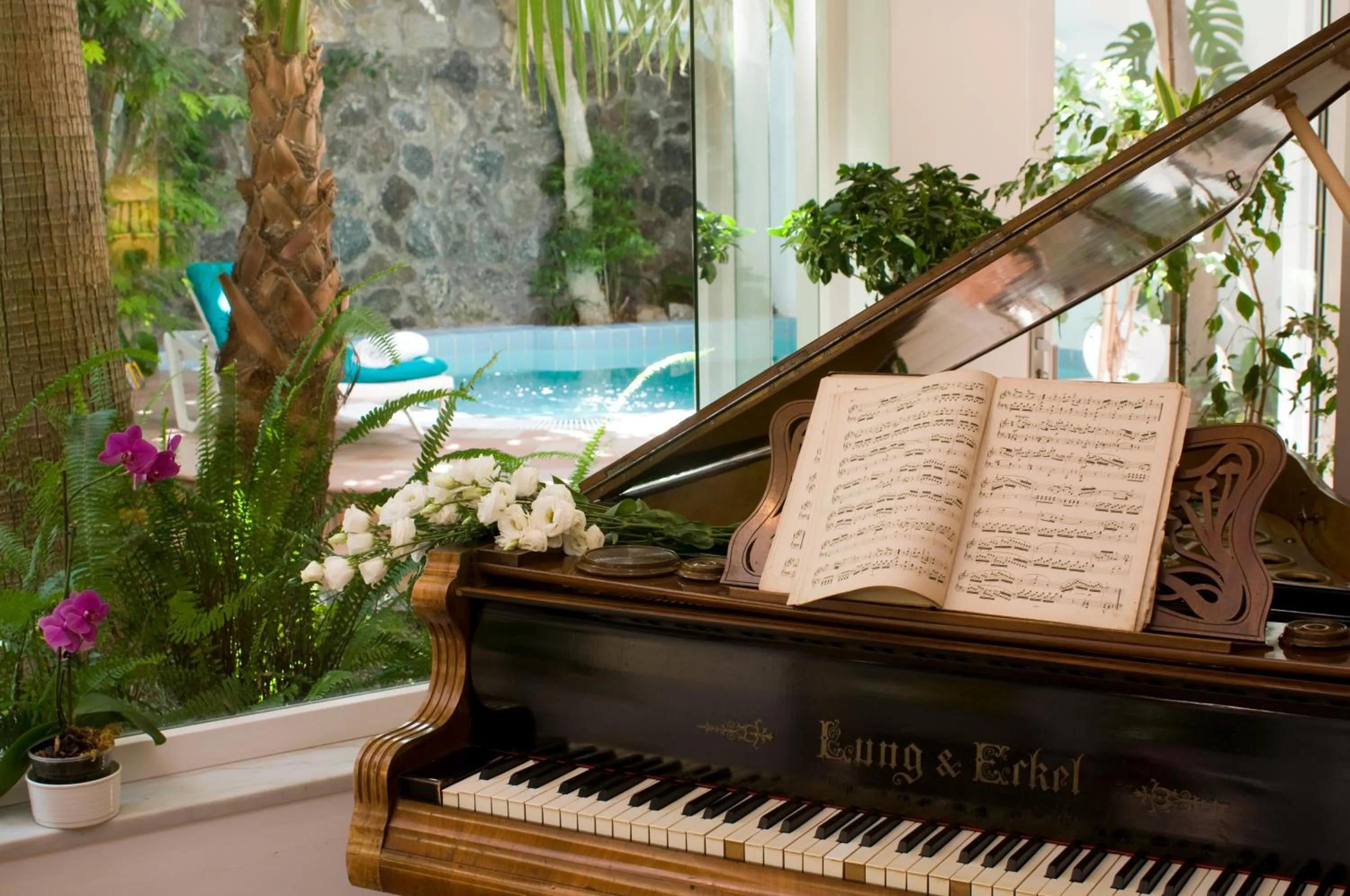 Communal lounge/ TV room in Hotel Villa Angelica