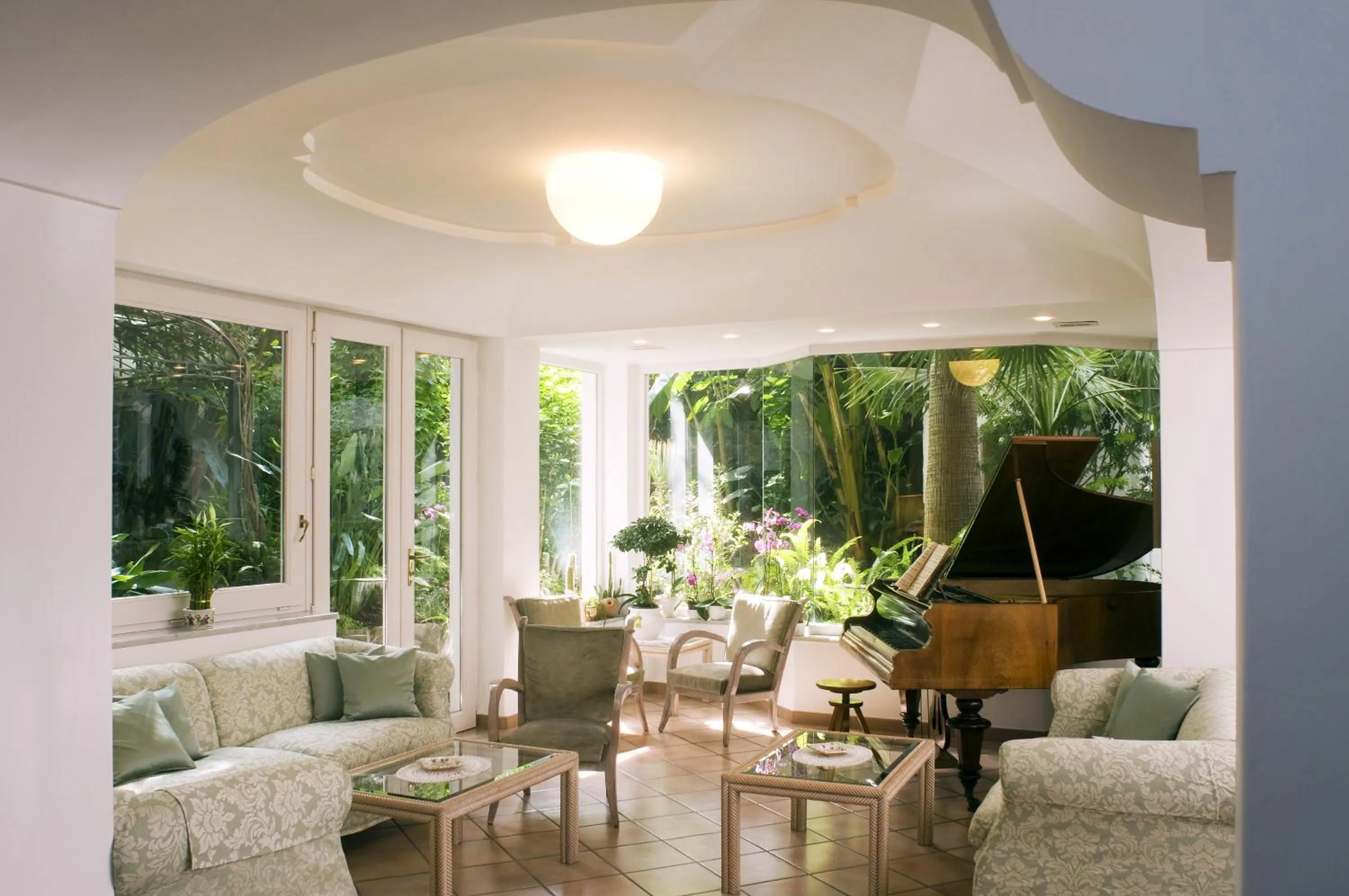 Communal lounge/ TV room in Hotel Villa Angelica