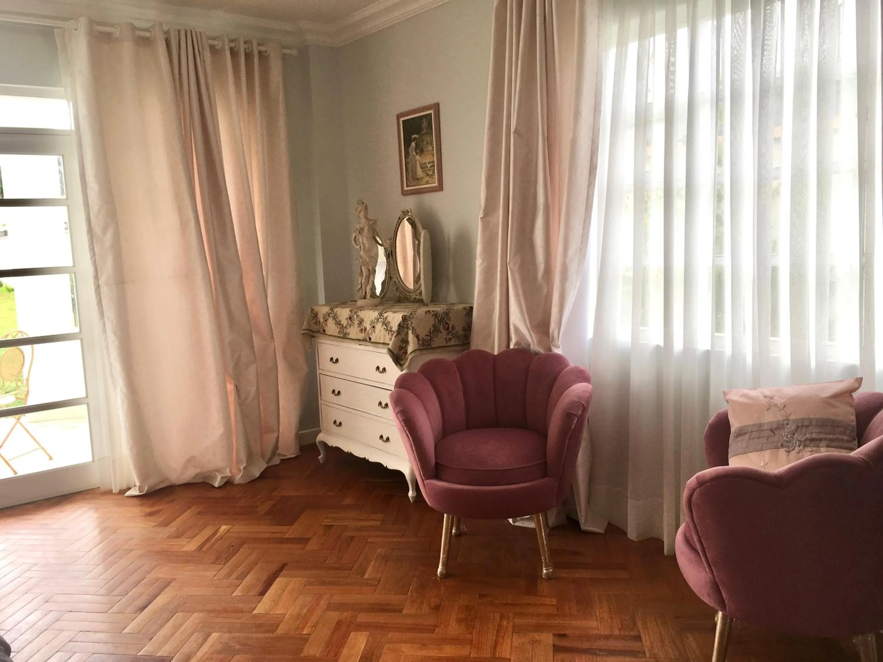 Seating area in Casa Deco Hotel Boutique