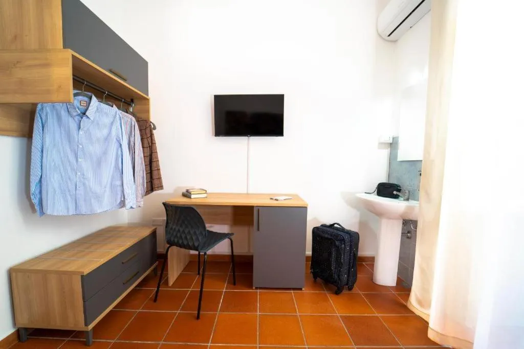 Ballaro' Hotel - Budget Room