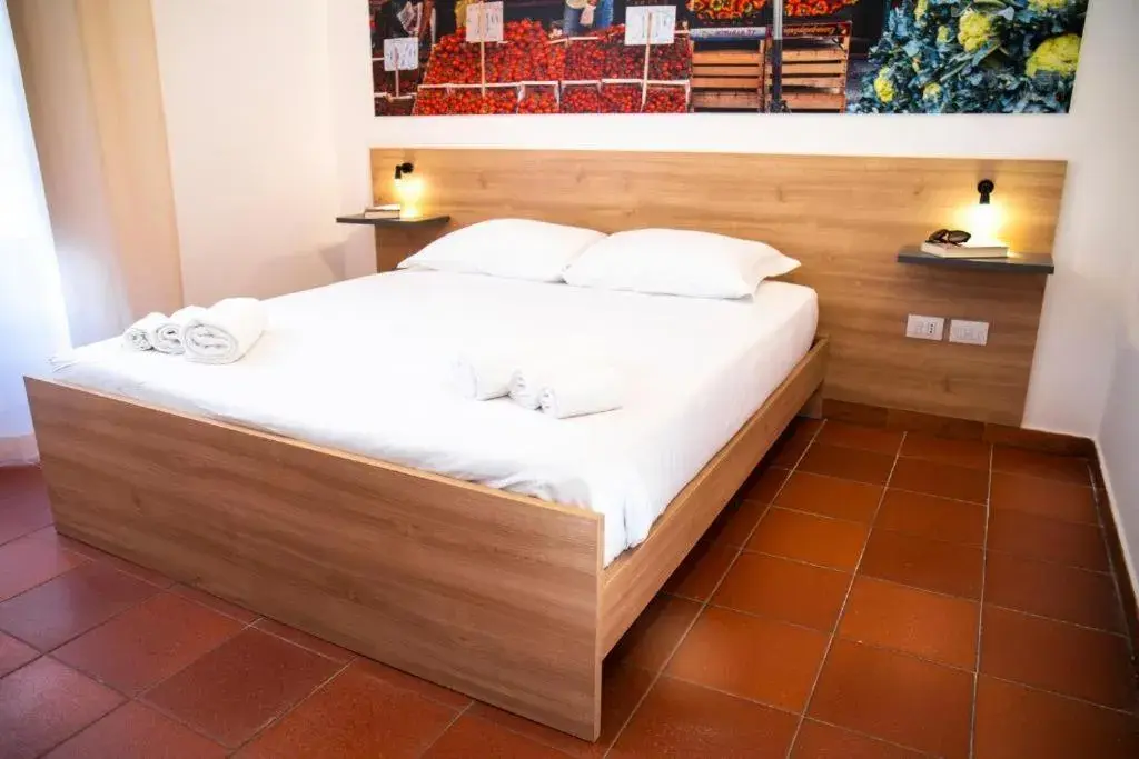 Double Room with Private External Bathroom in Ballaro' Hotel - Budget Room Double Room with Private External Bathroom in Ballaro' Hotel - Budget Room
