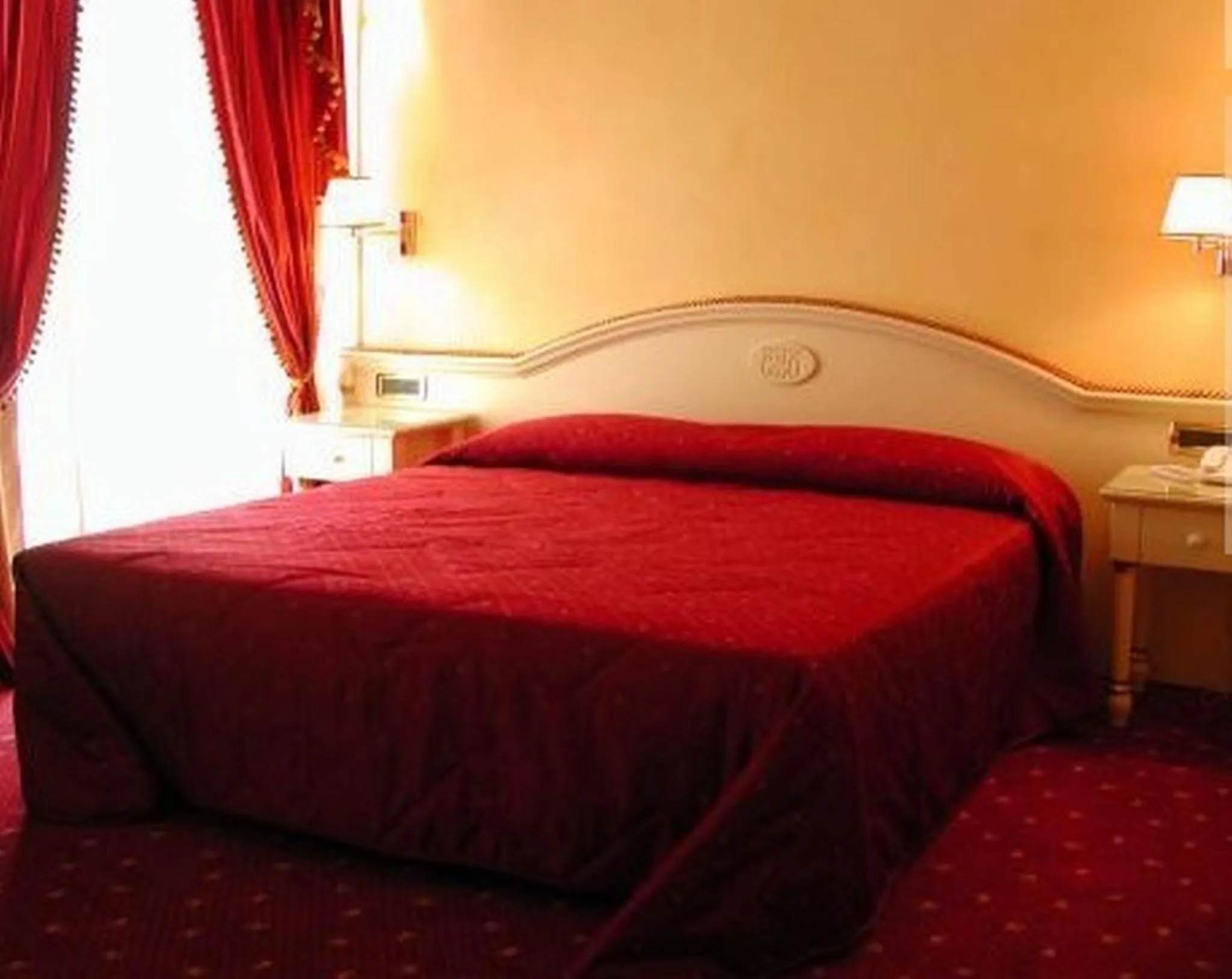 Bed in Grand Hotel Osman
