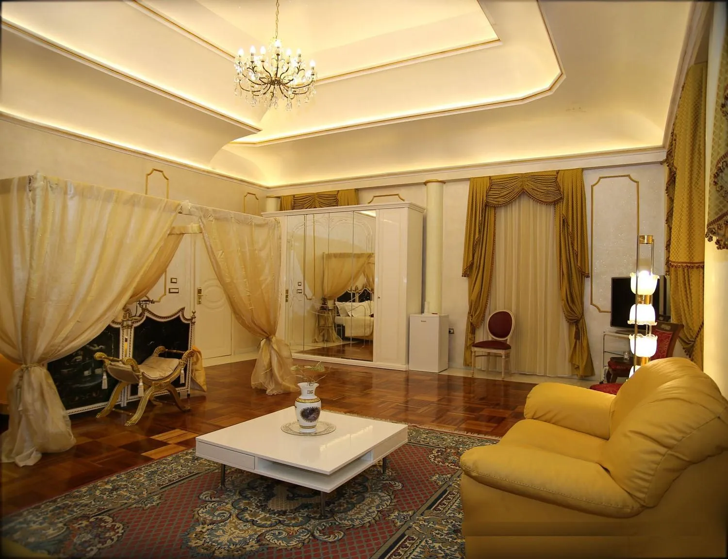 Seating area in Grand Hotel Osman