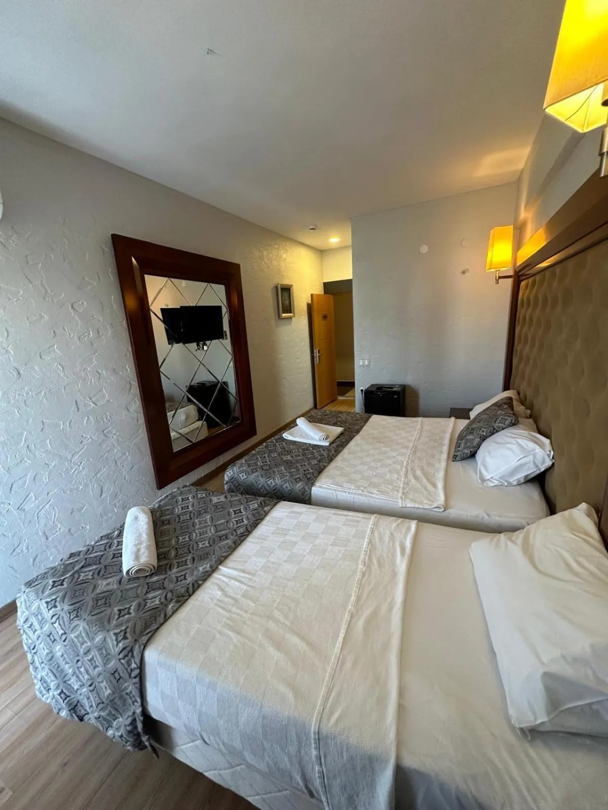 Photo of the whole room, Bed in DIONISUS LARA