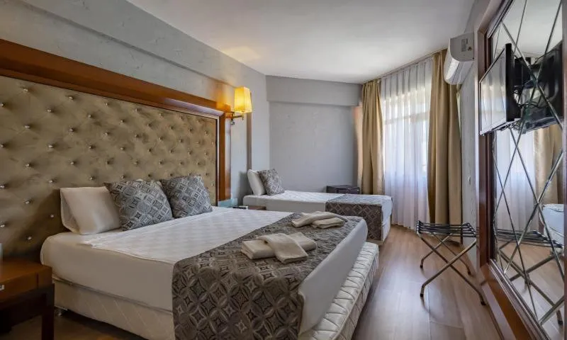 Bedroom, Bed in DIONISUS LARA