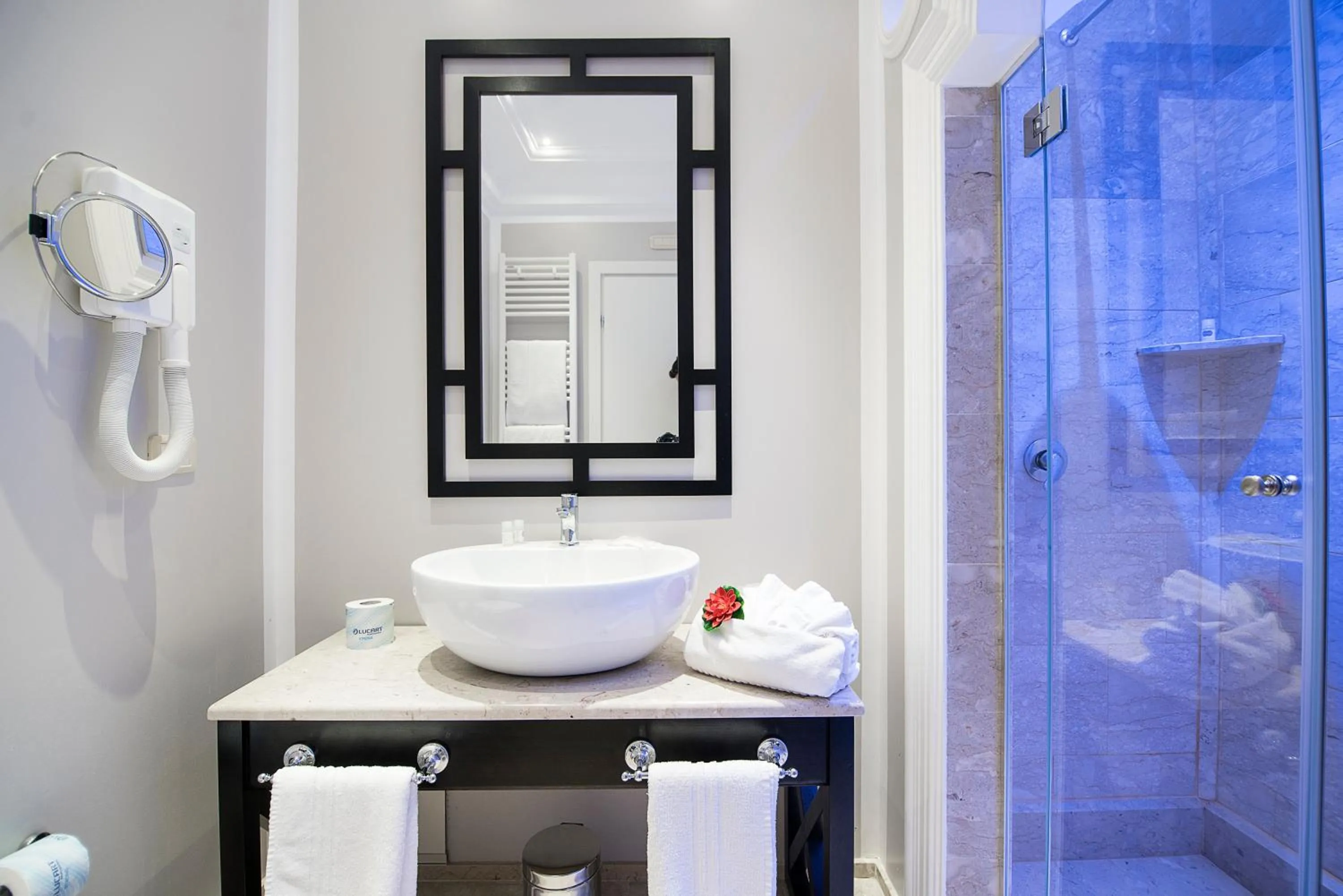 Bathroom in Hotel Baglio Basile