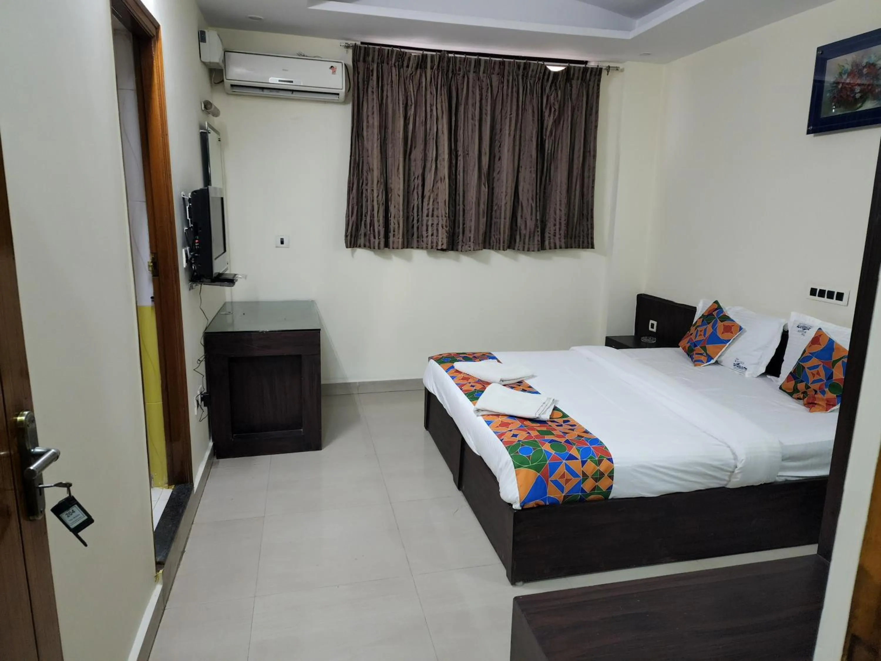 Bedroom, Bed in WesternSuites Hotel / Spa