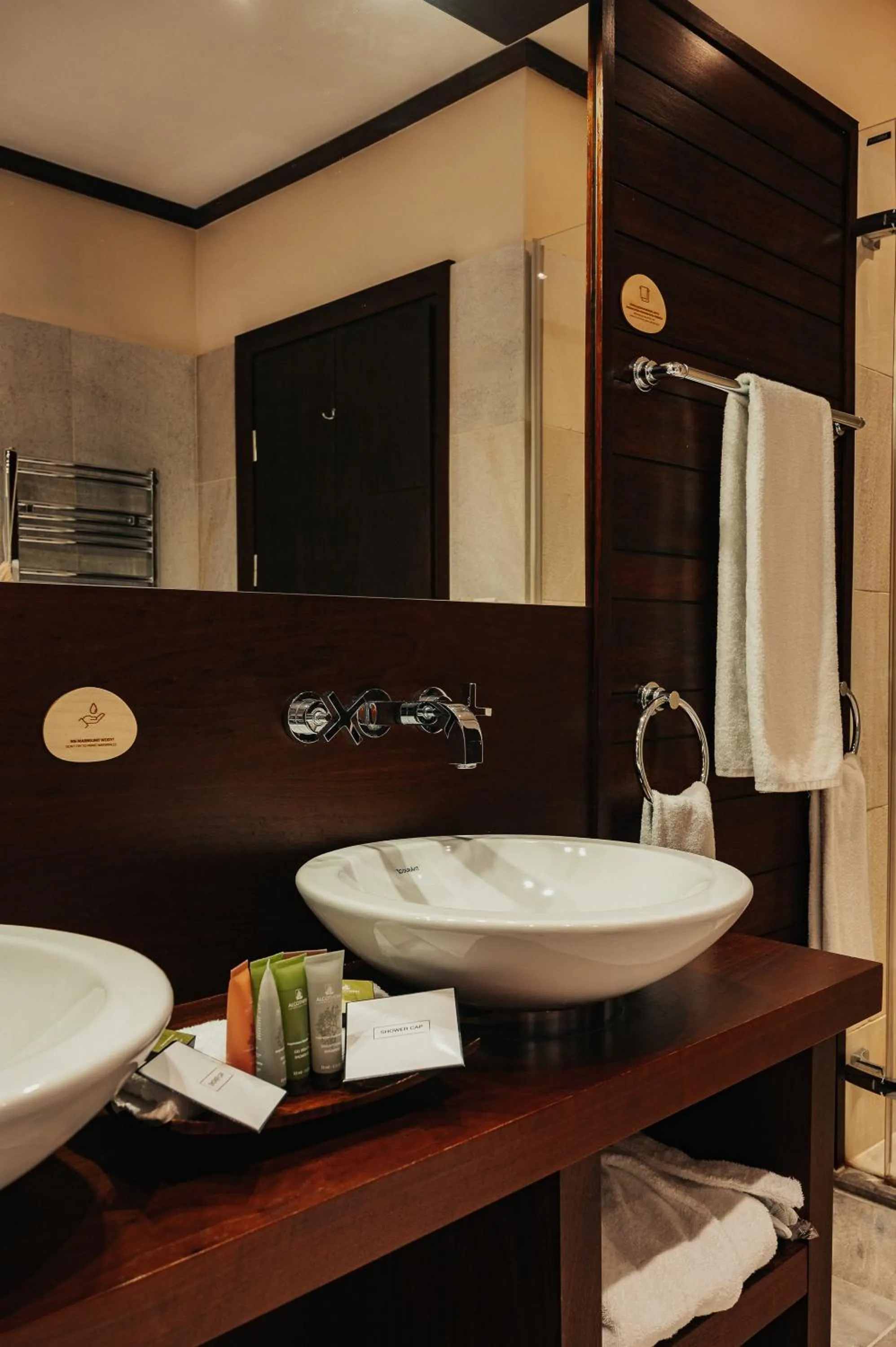 Shower in Mamaison Le Regina Boutique Hotel