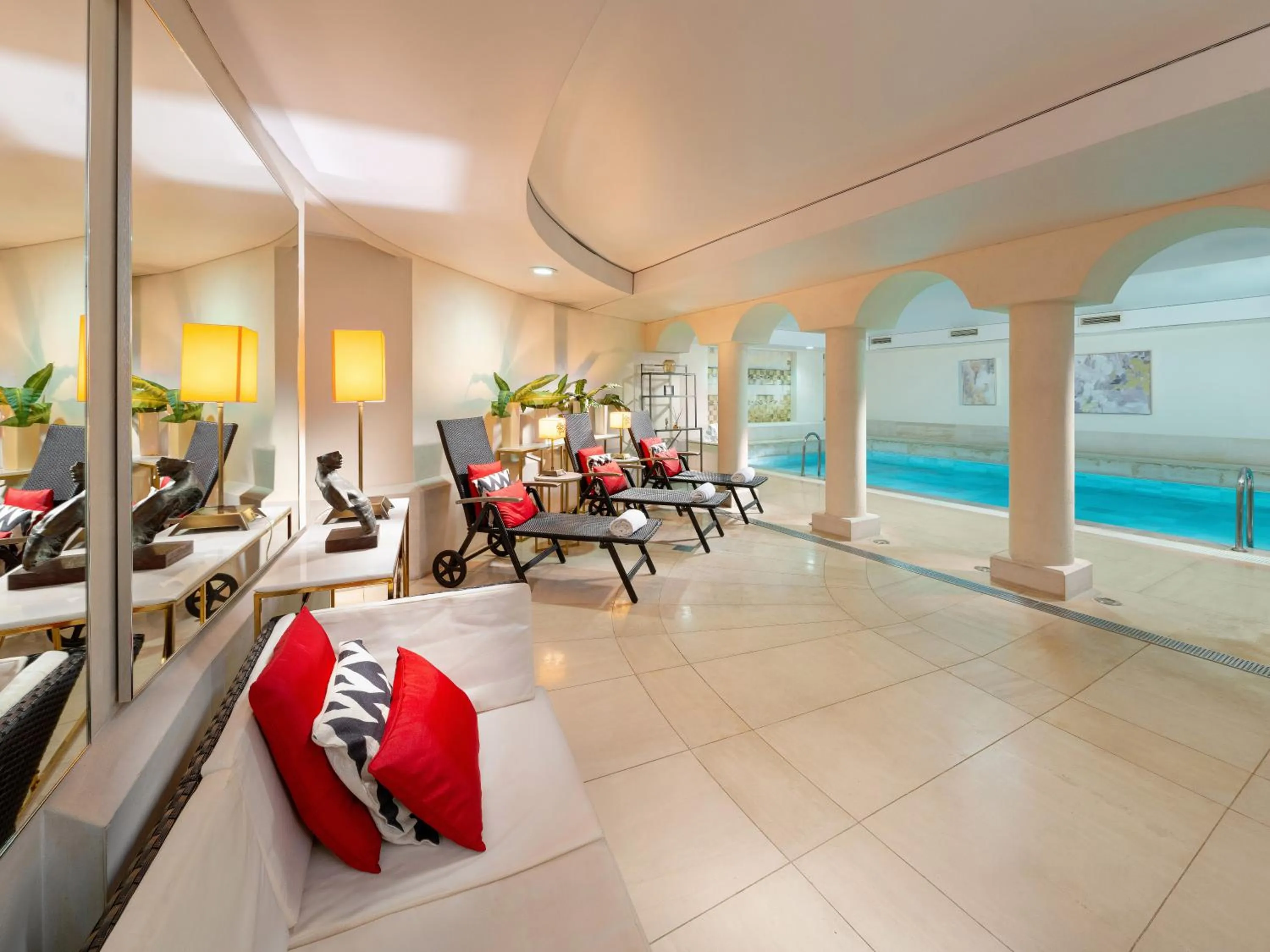 Spa and wellness centre/facilities in Mamaison Le Regina Boutique Hotel