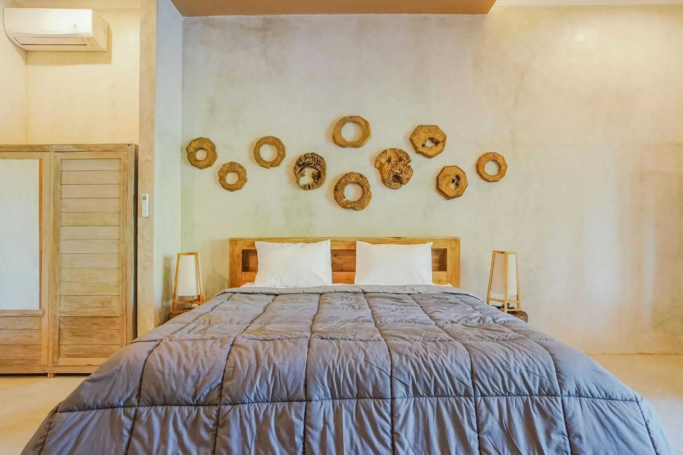 Photo of the whole room, Bed in Nayaka Living Ubud