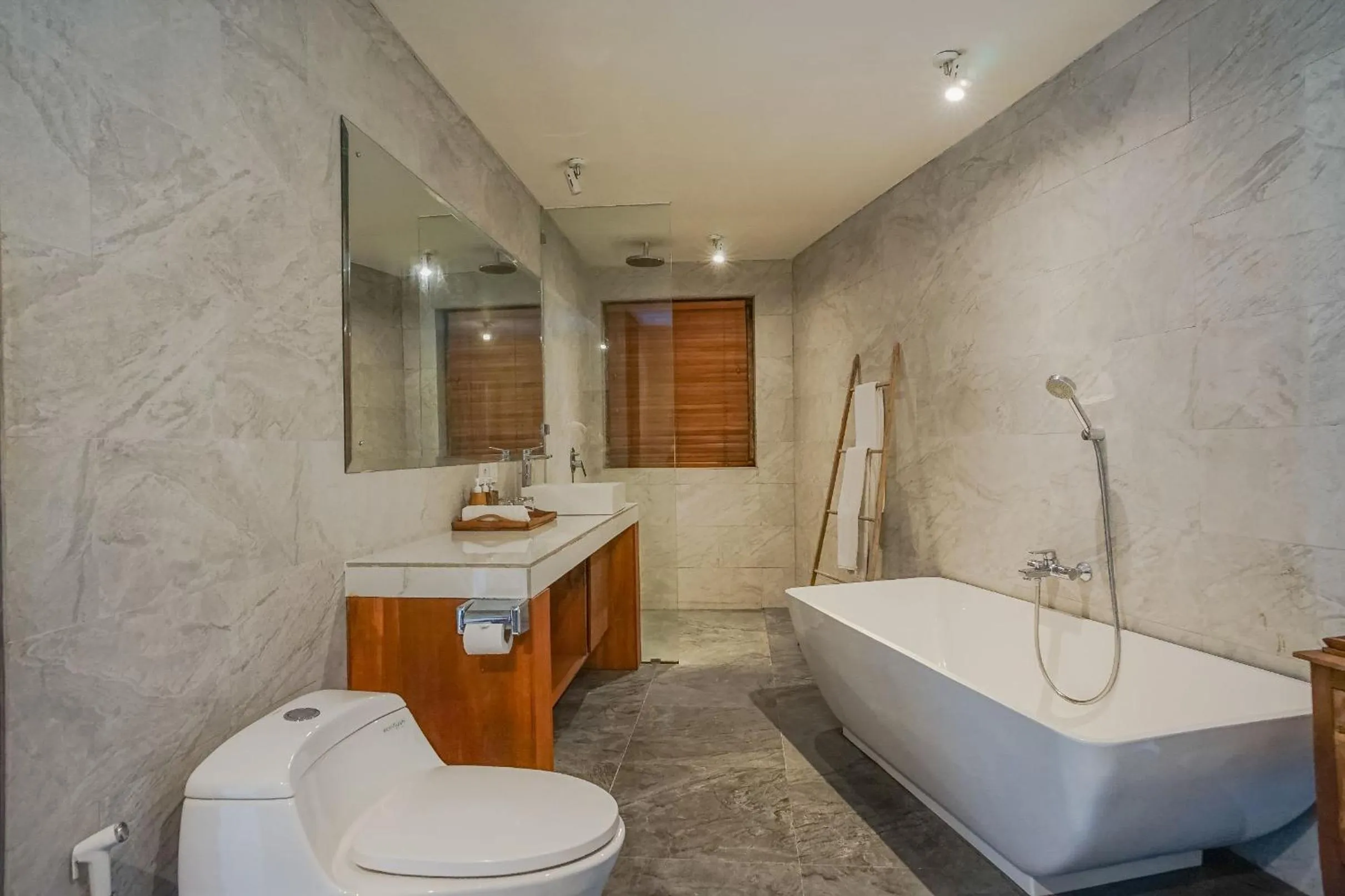 Bath in Nayaka Living Ubud