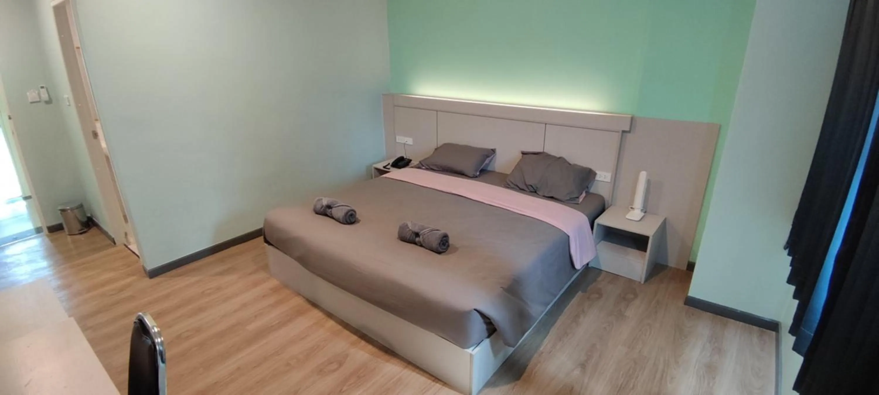 Photo of the whole room, Bed in Sritrang Residence