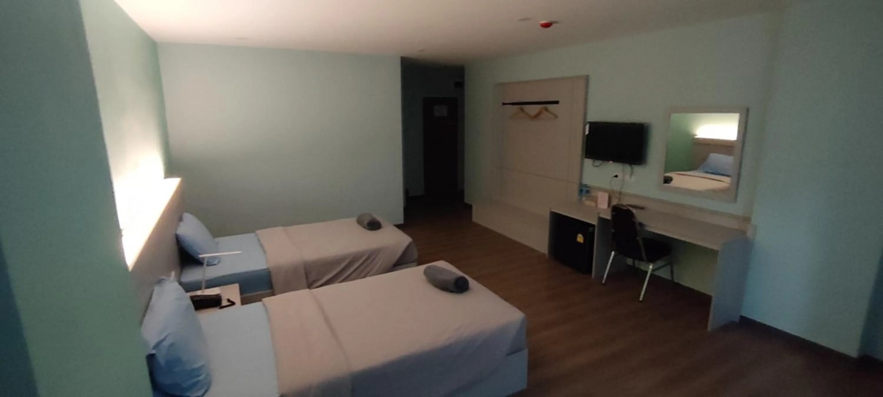 Photo of the whole room, Bed in Sritrang Residence