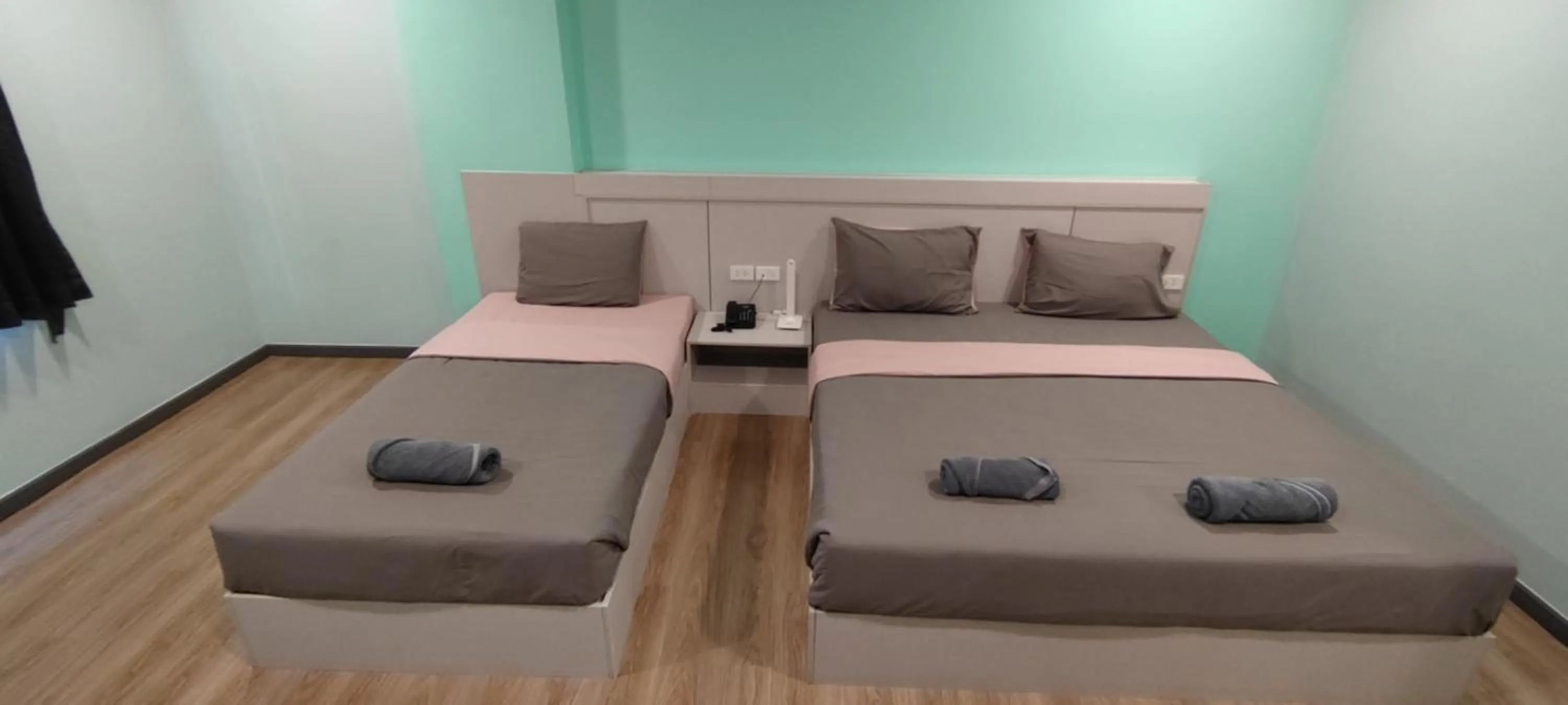 Photo of the whole room, Bed in Sritrang Residence