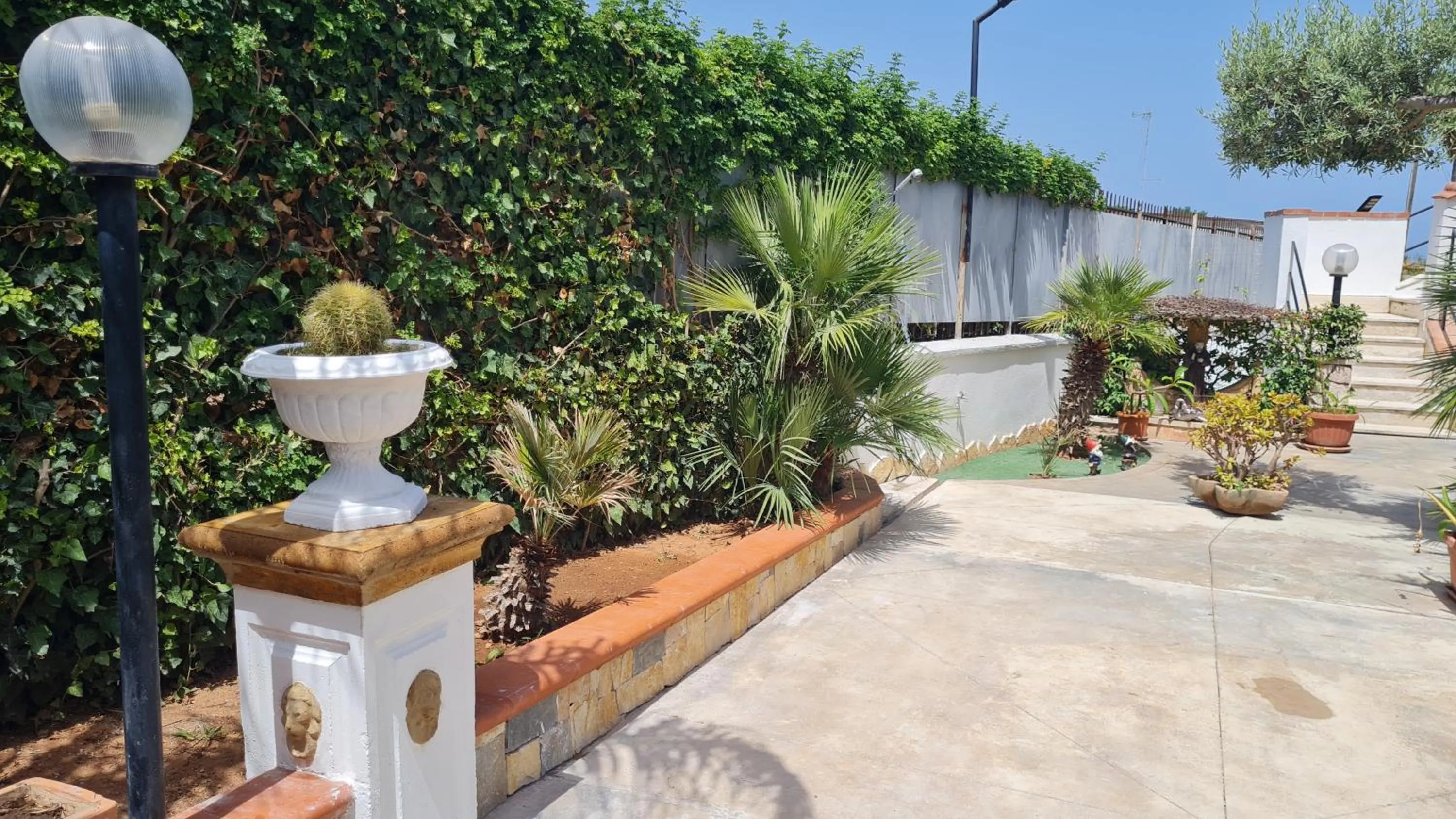 Property building in Le Terre di Sicilia