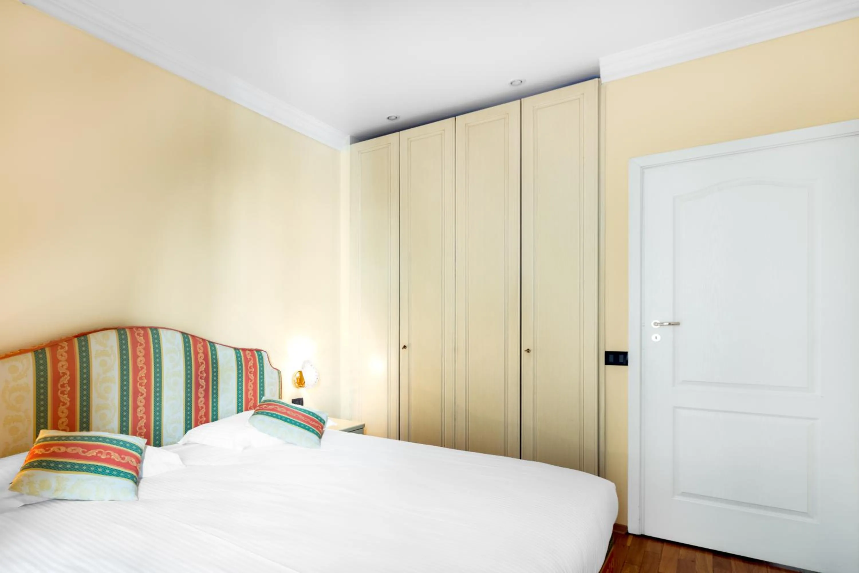 Bed in Residence St. Andrew's Palace