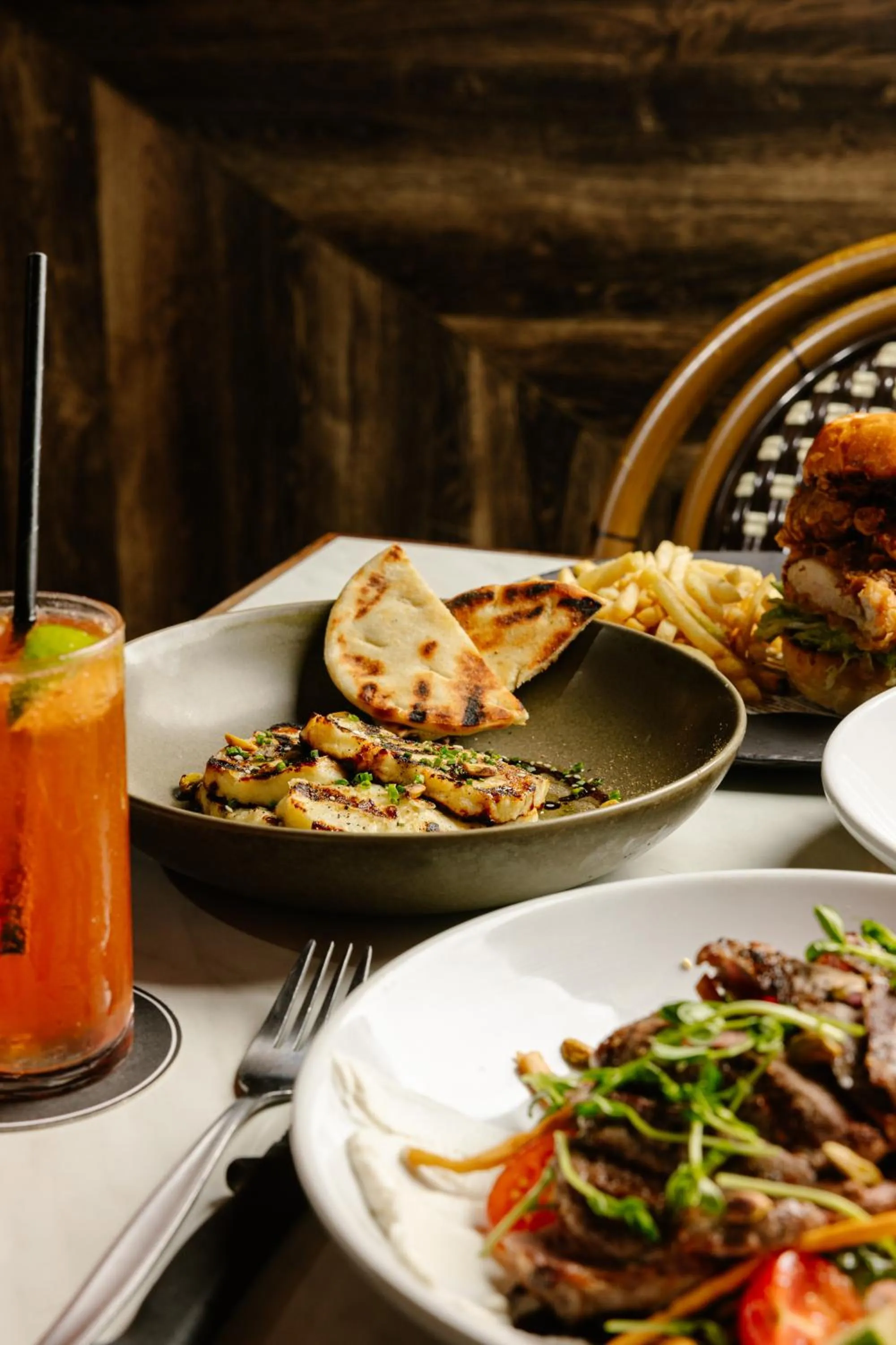 Restaurant/places to eat in Hotel Concord