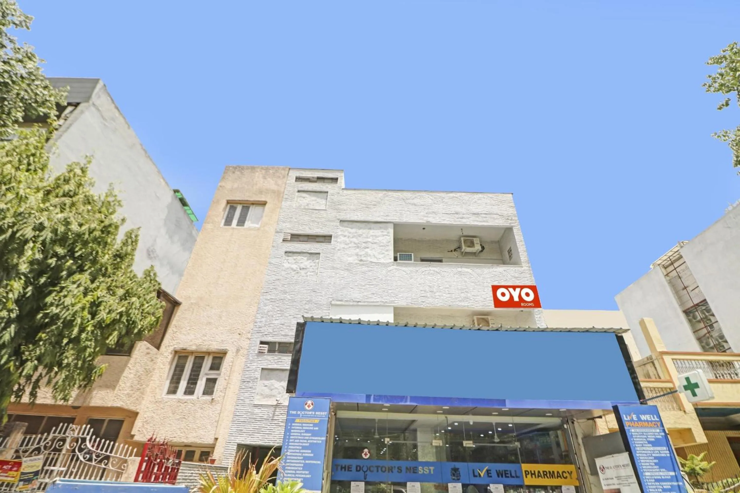 Facade/entrance in Hotel O Jps The Town