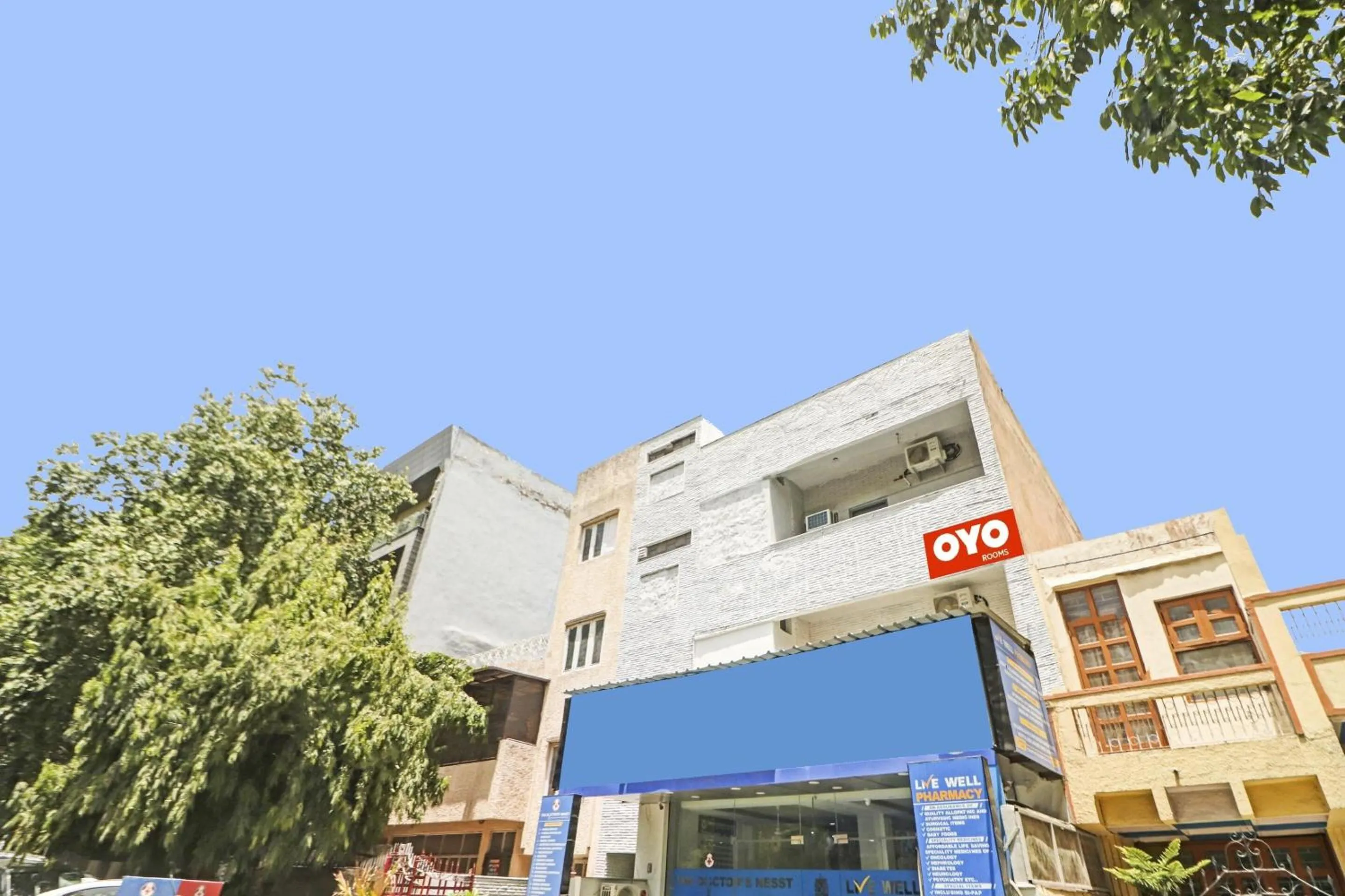 Facade/entrance in Hotel O Jps The Town