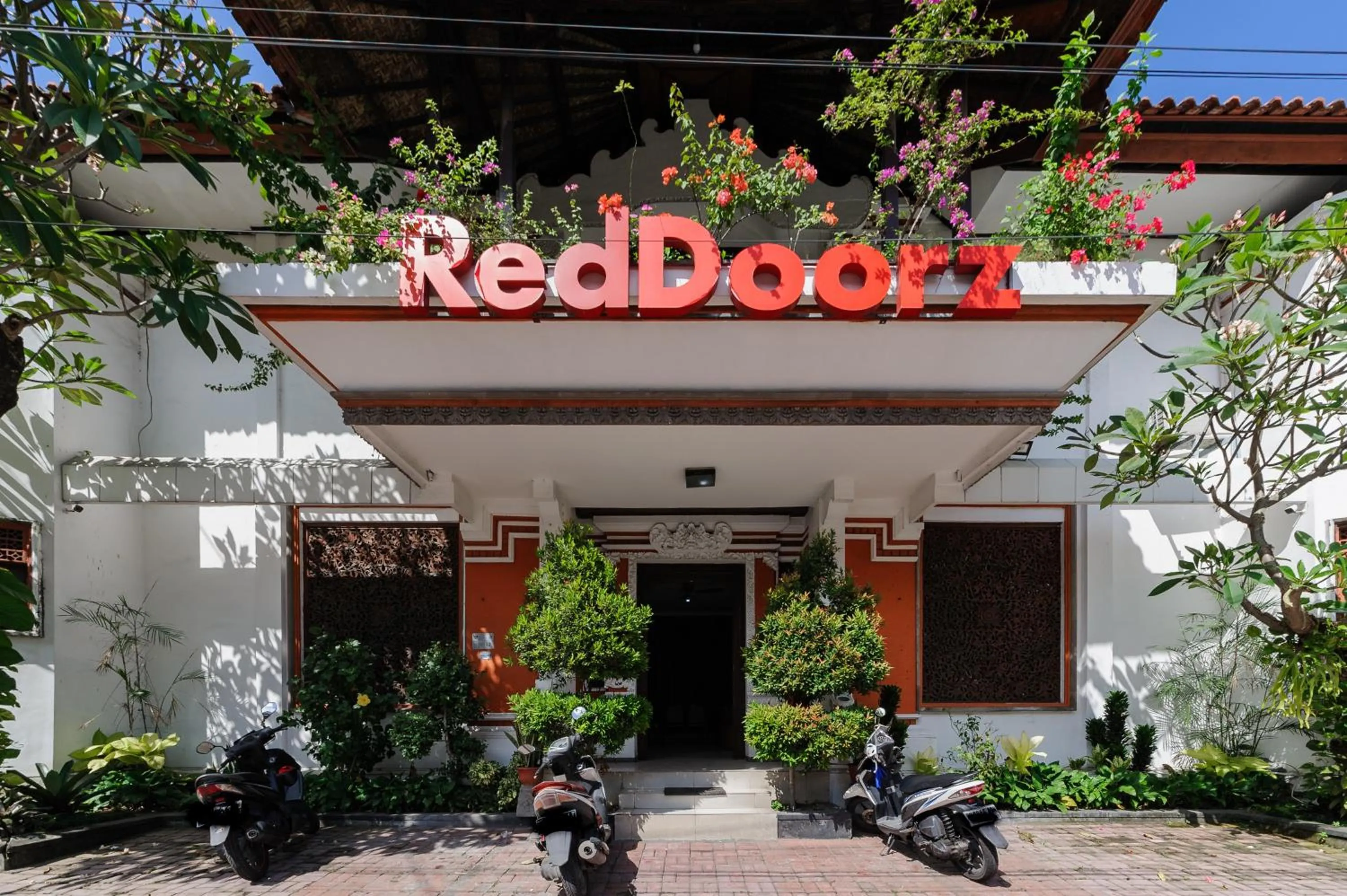 Facade/entrance in RedDoorz at Bali Kepundung Denpasar