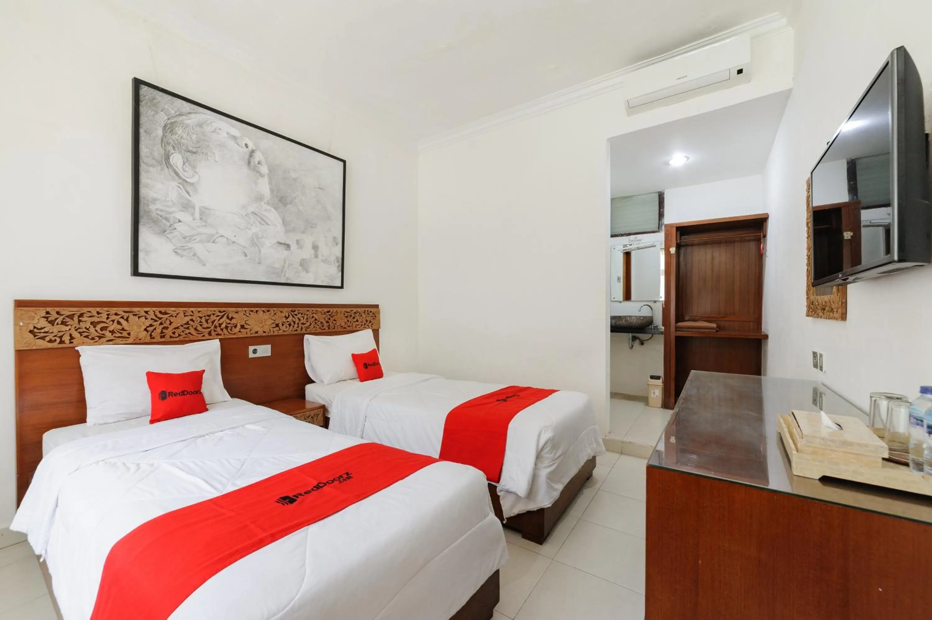 Bedroom, Bed in RedDoorz at Bali Kepundung Denpasar