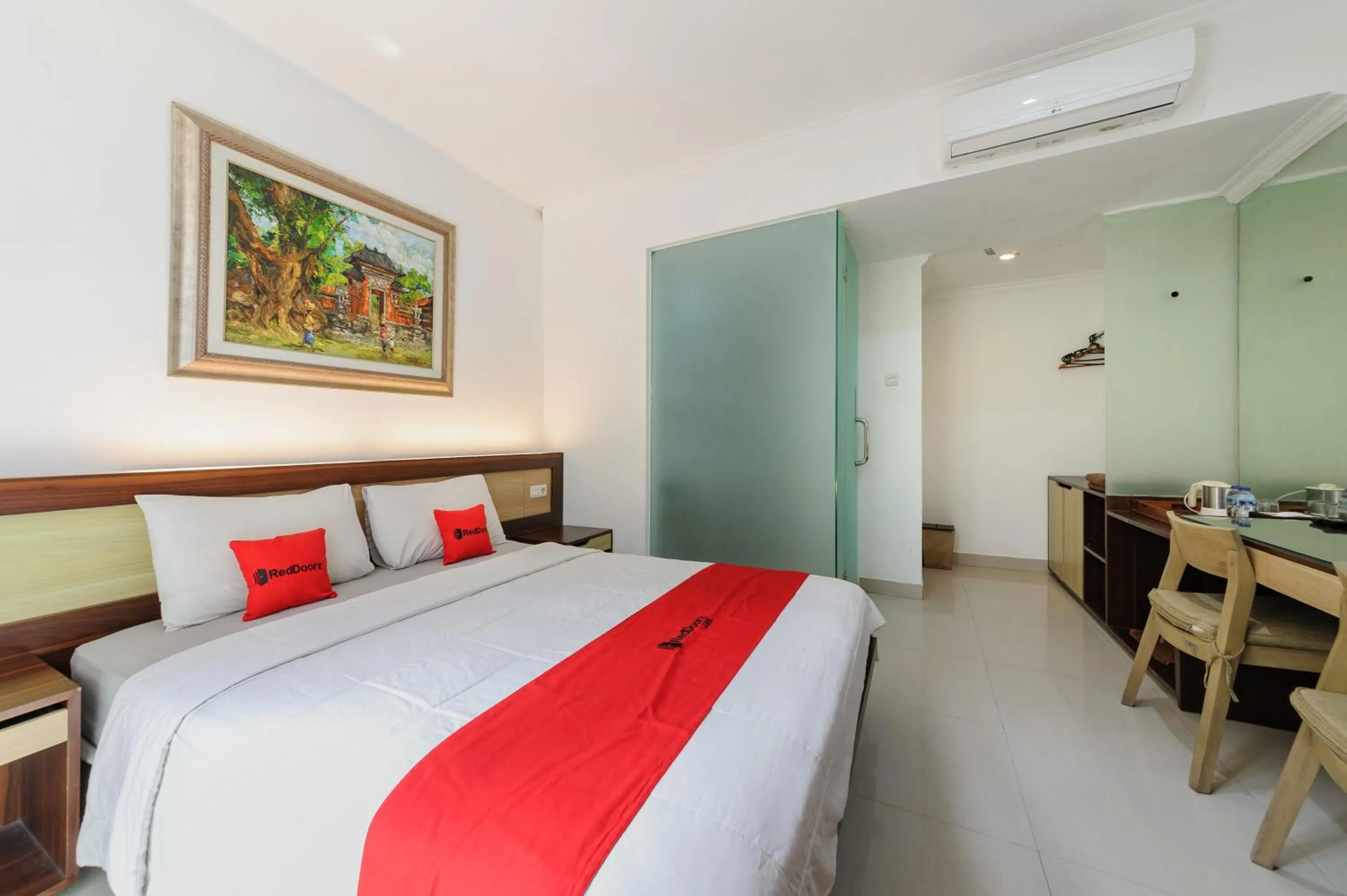 Bedroom, Bed in RedDoorz at Bali Kepundung Denpasar