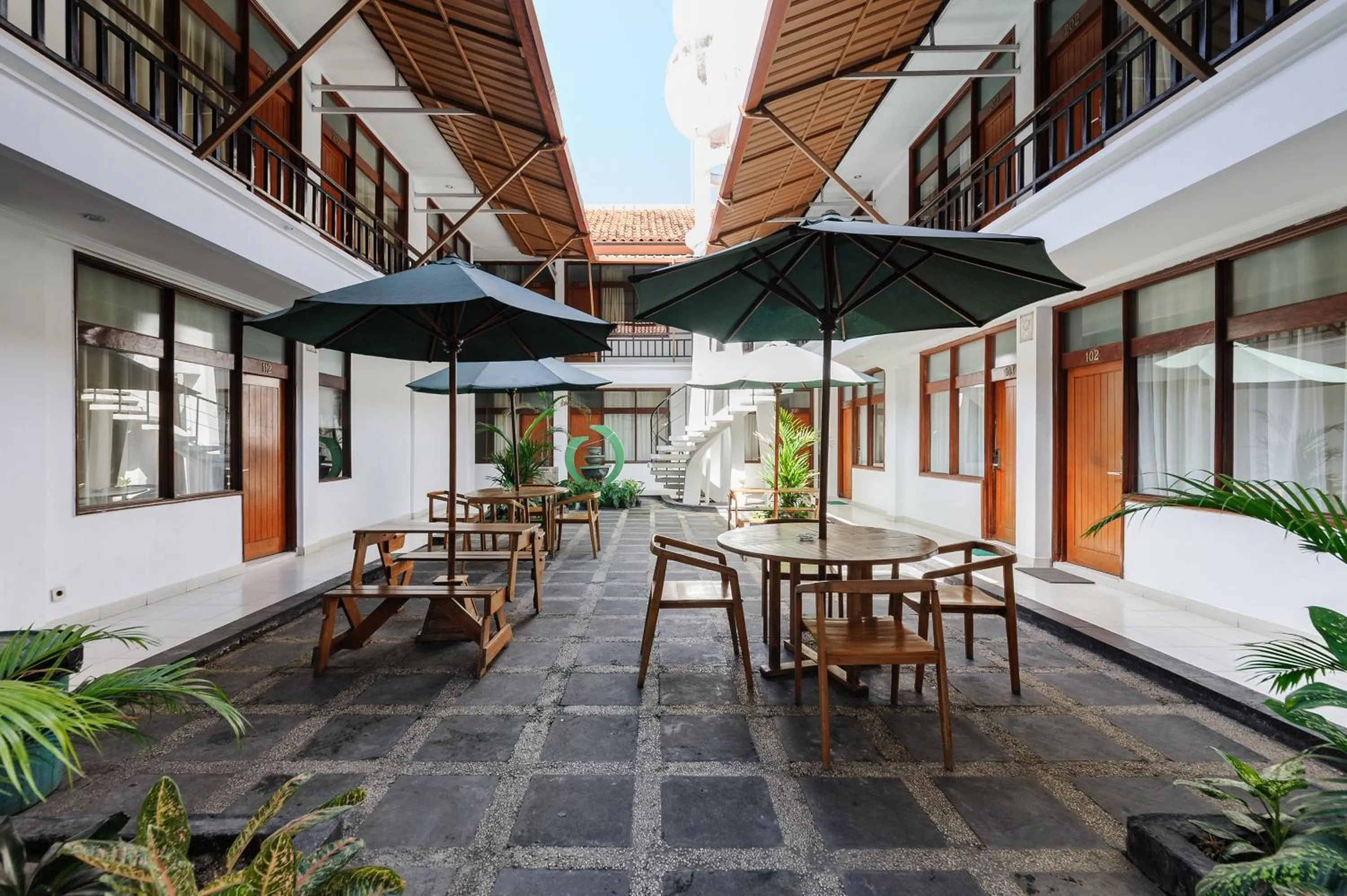 Seating area in RedDoorz at Bali Kepundung Denpasar