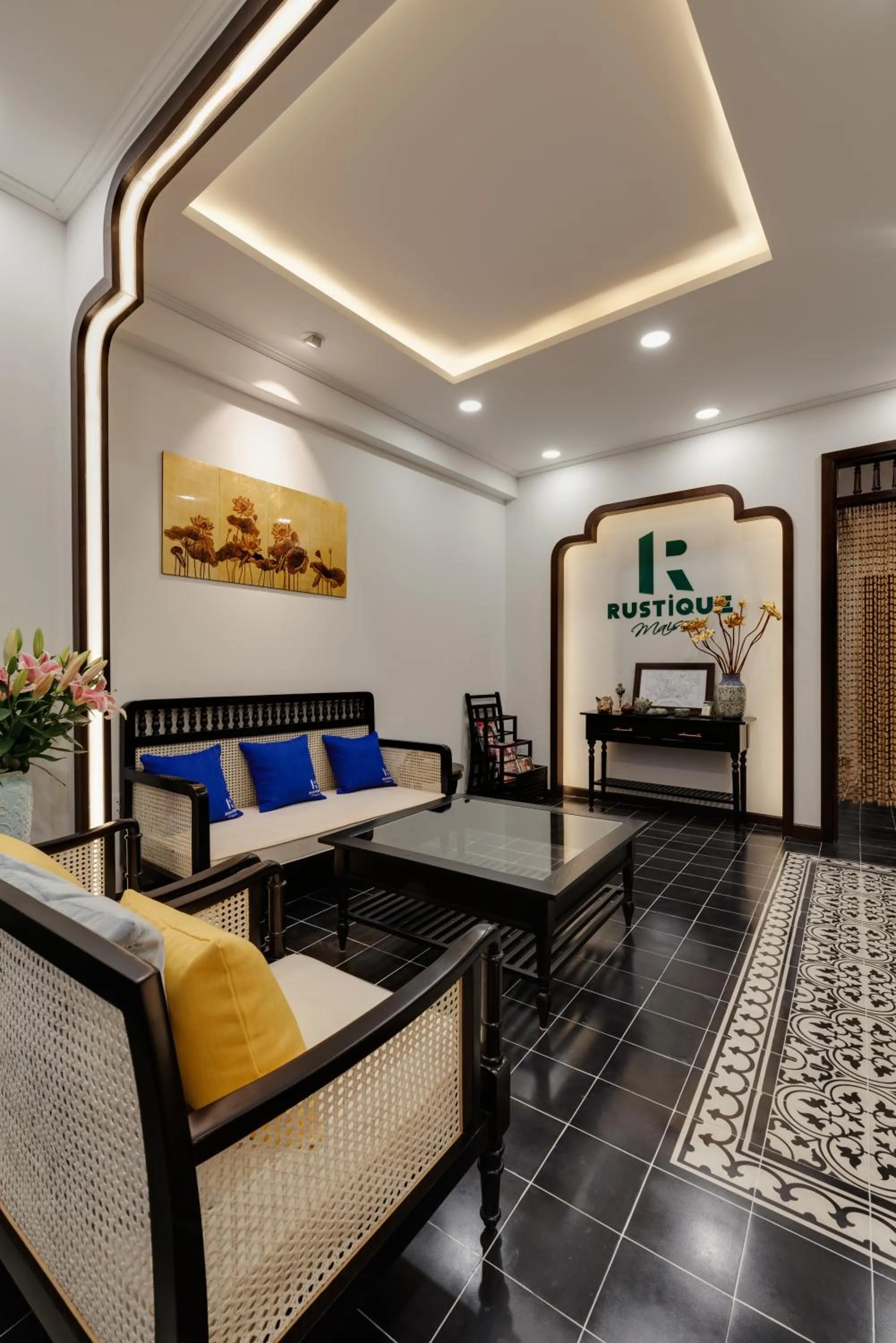 Communal lounge/ TV room in Rustique Maison