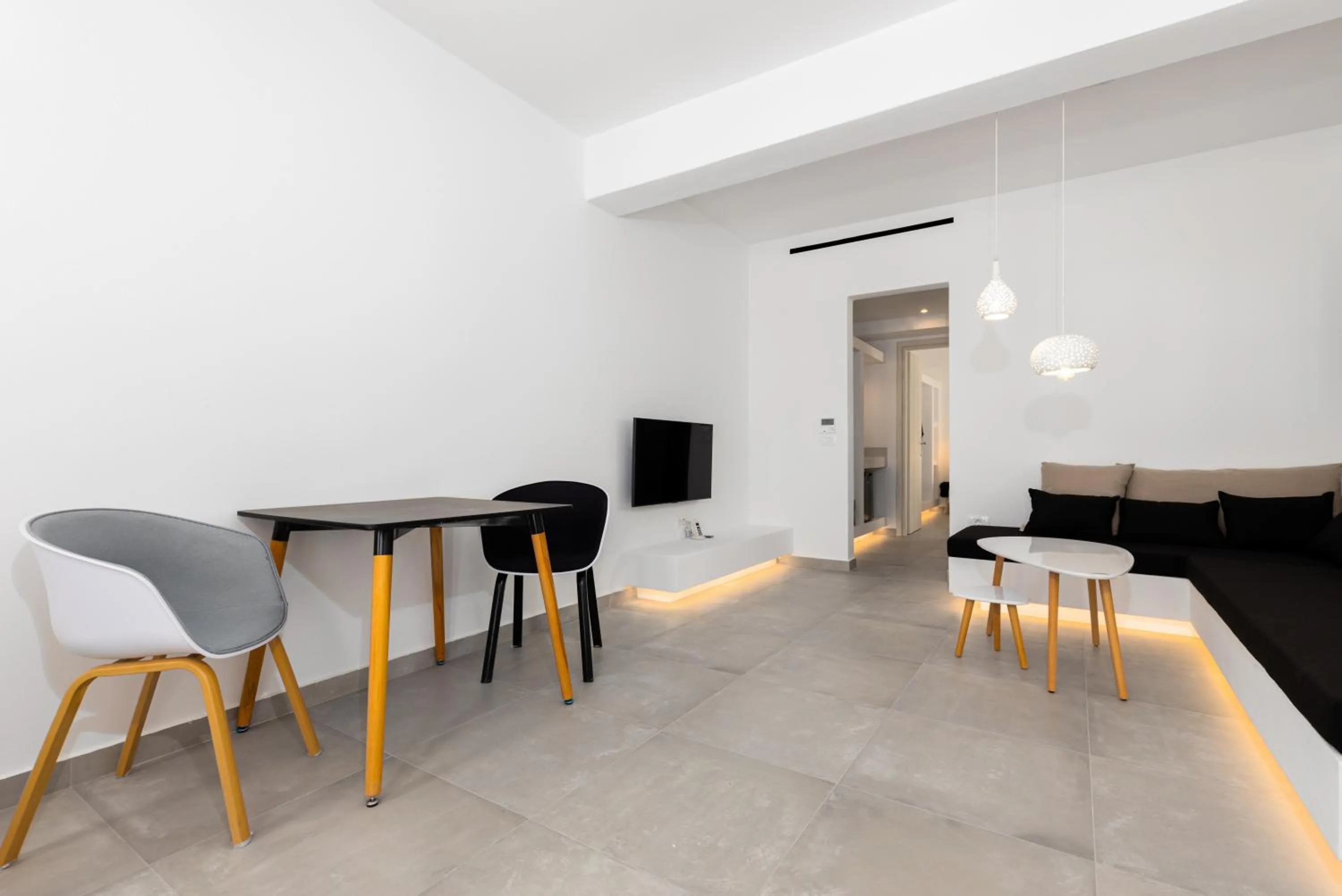 TV and multimedia in SERAPIAS SUITES