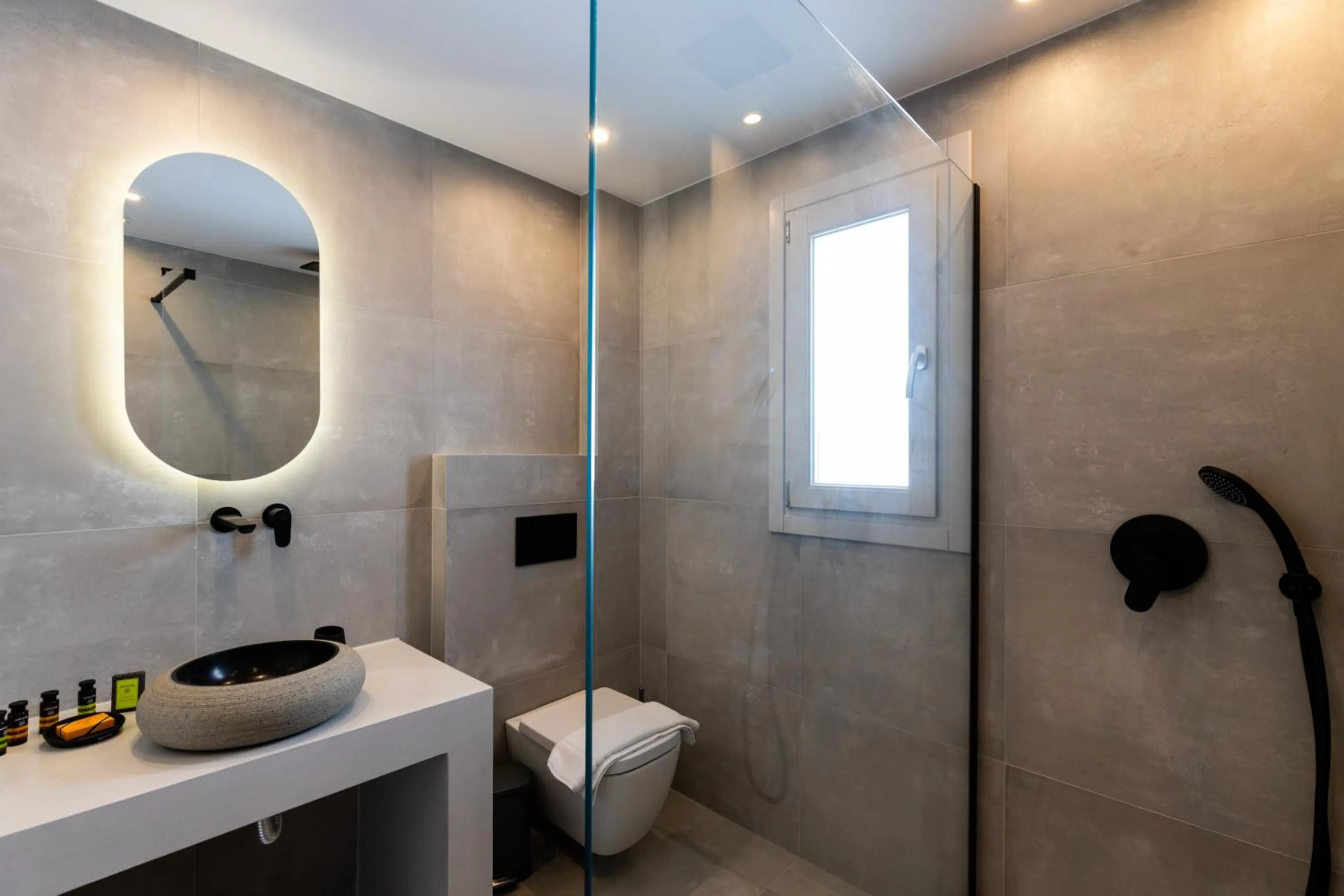 Toilet in SERAPIAS SUITES