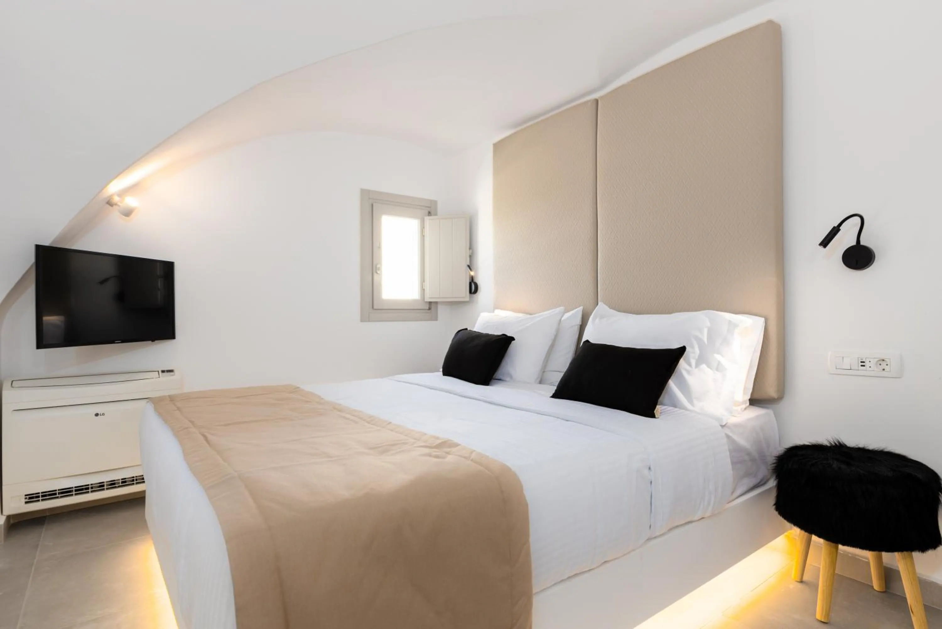 Bed in SERAPIAS SUITES