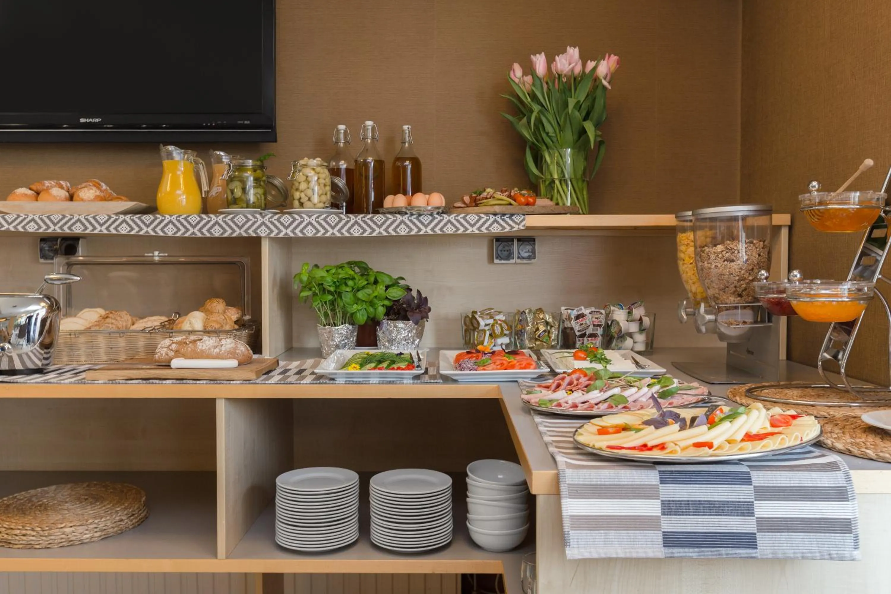 Restaurant/places to eat in Hotel Perła