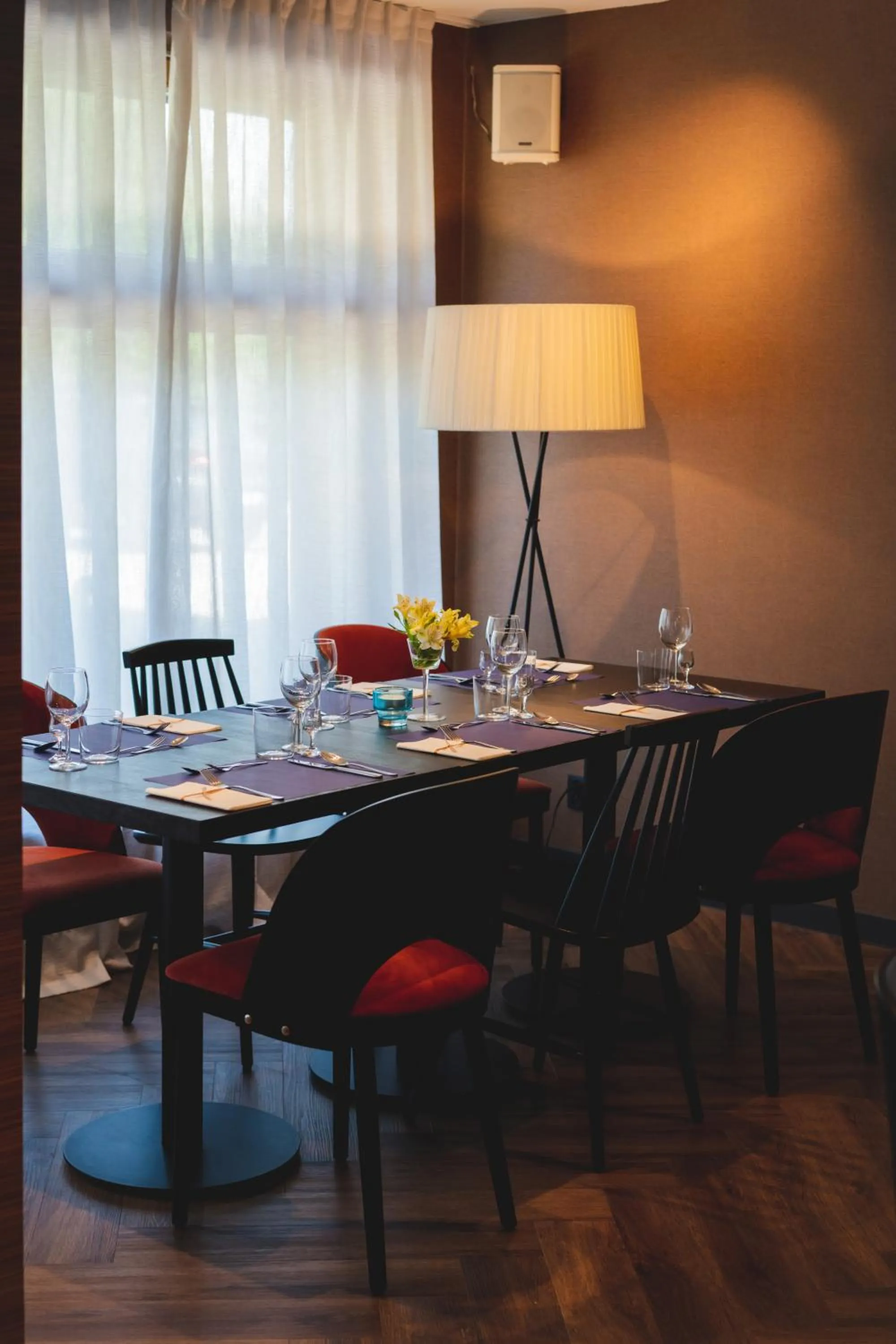 Restaurant/places to eat in Hotel Perła