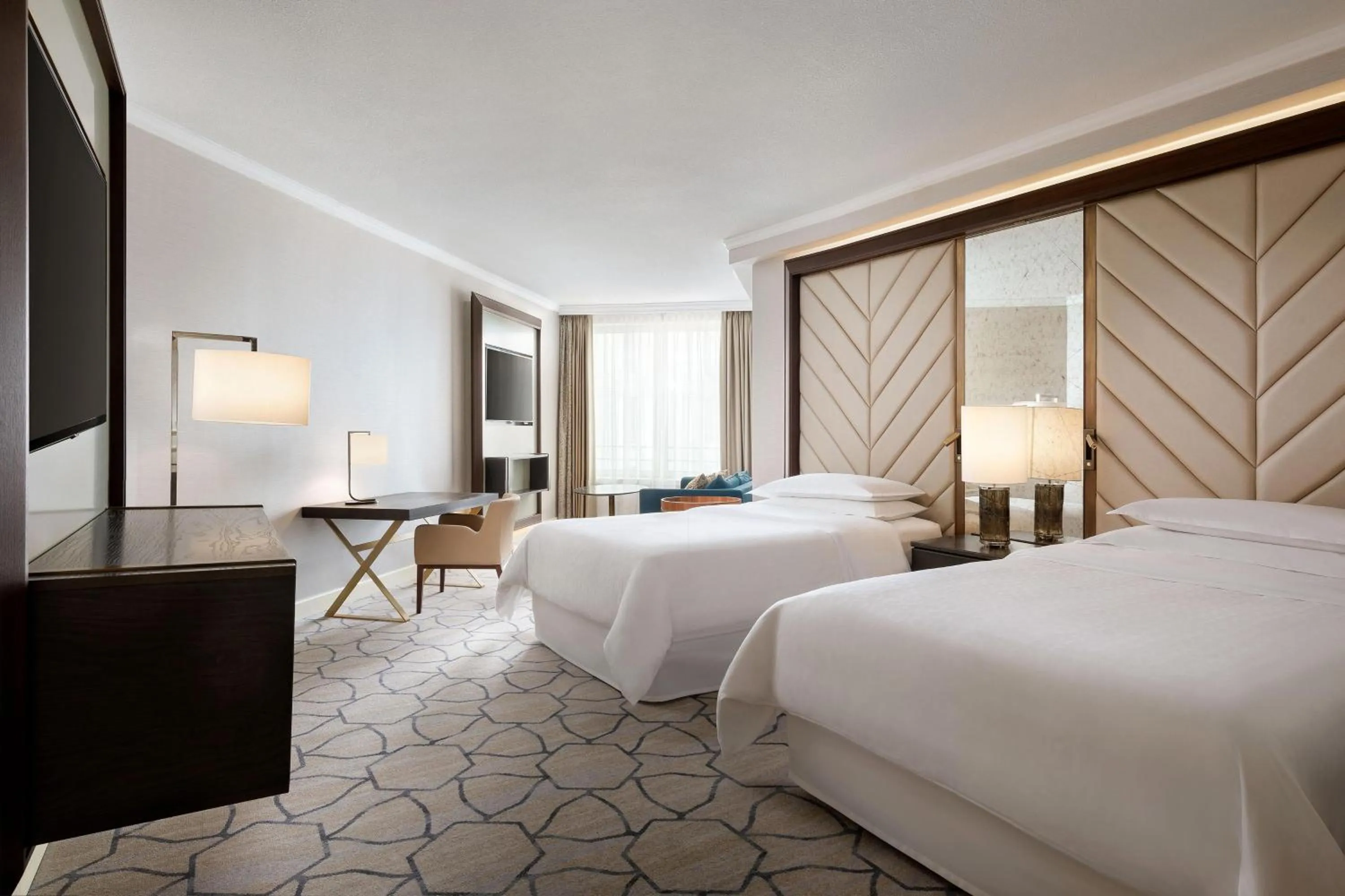 Bedroom, Bed in Sheraton Grand Warsaw