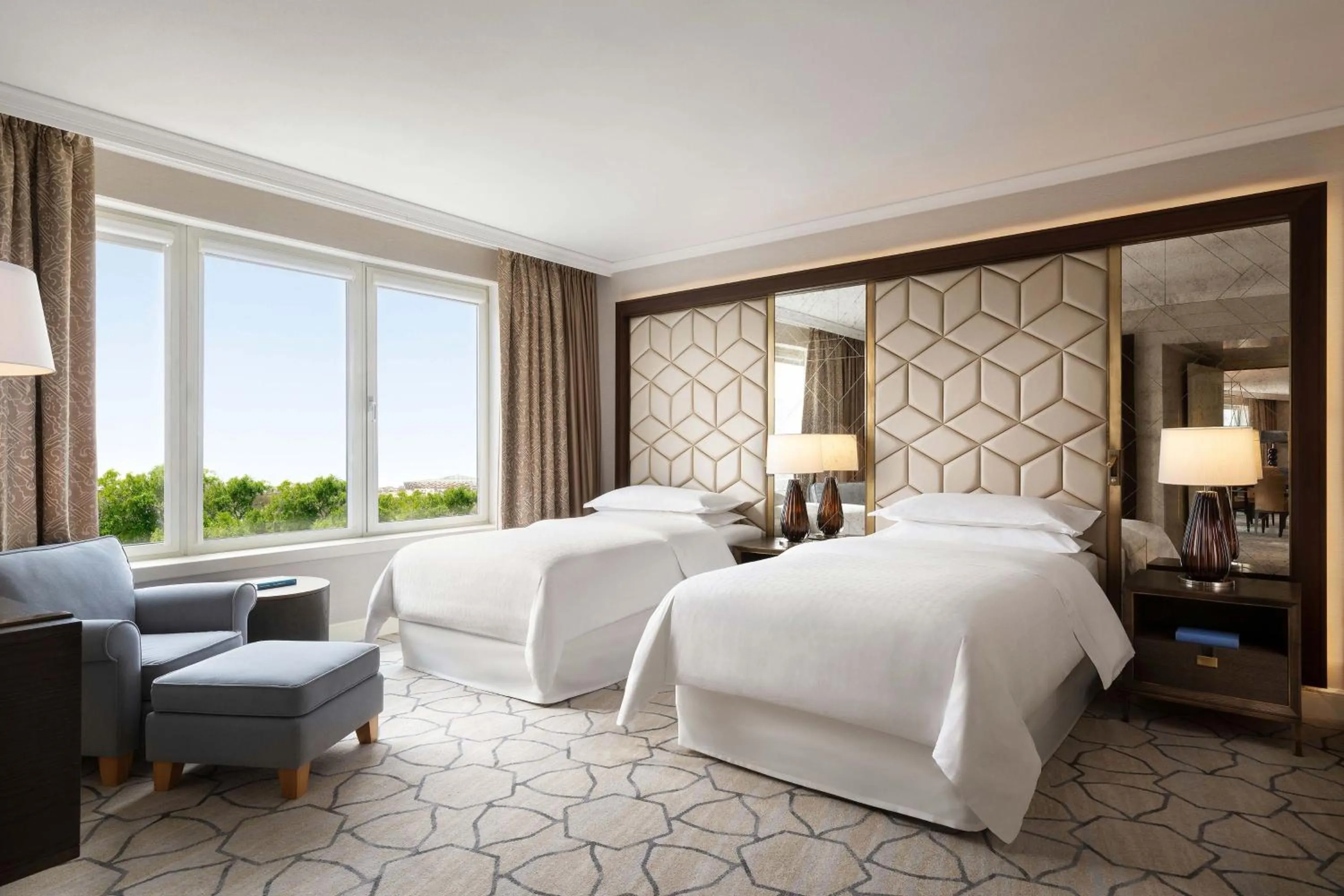 Bedroom, Bed in Sheraton Grand Warsaw