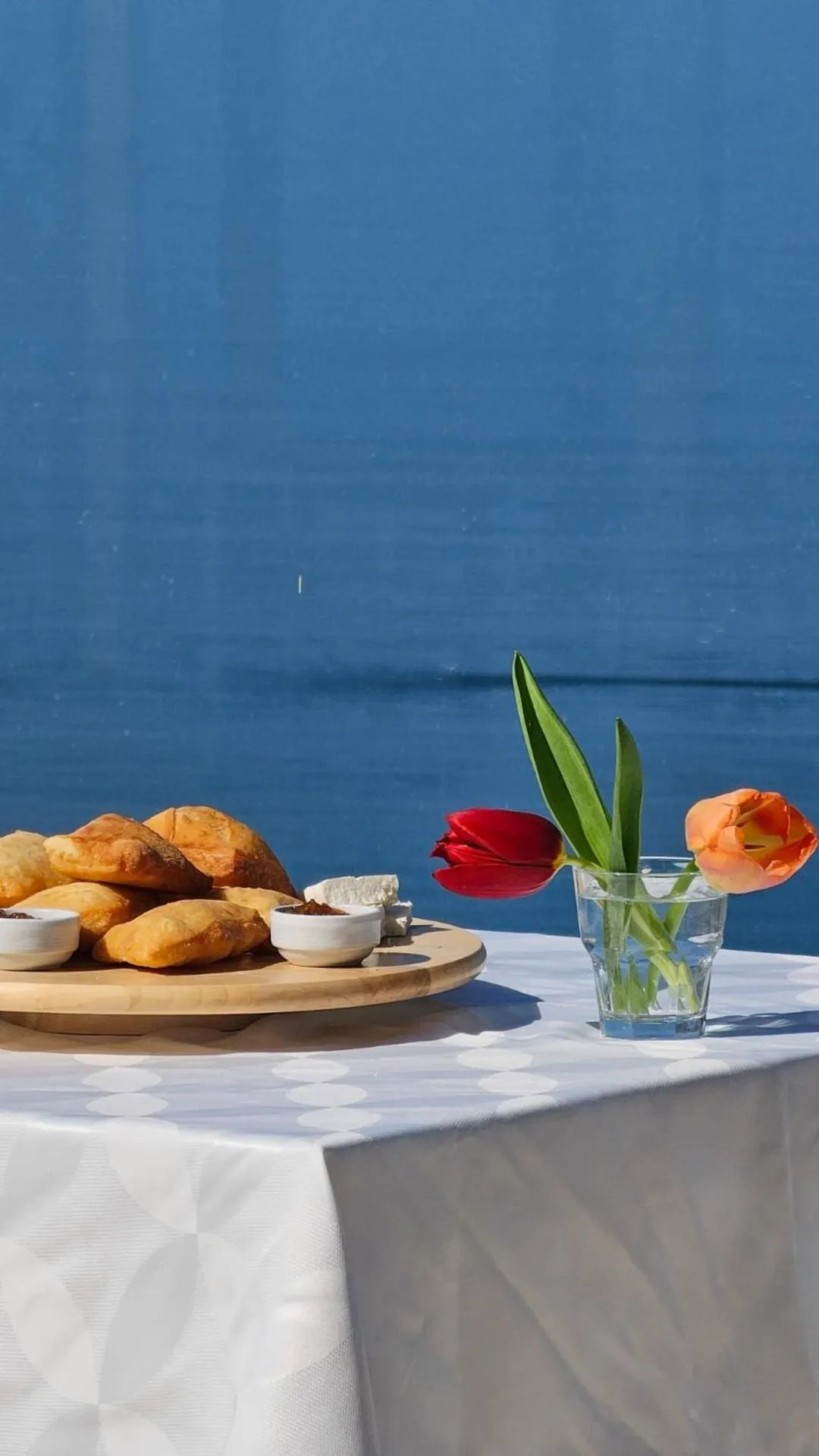 Restaurant/places to eat in Valza Boutique Hotel