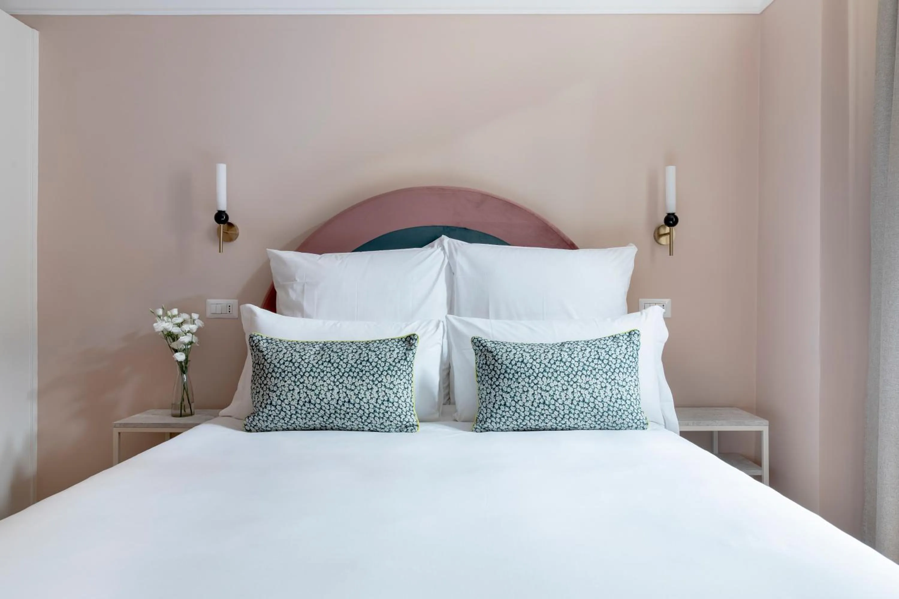 Bed in Numa Rome Portico